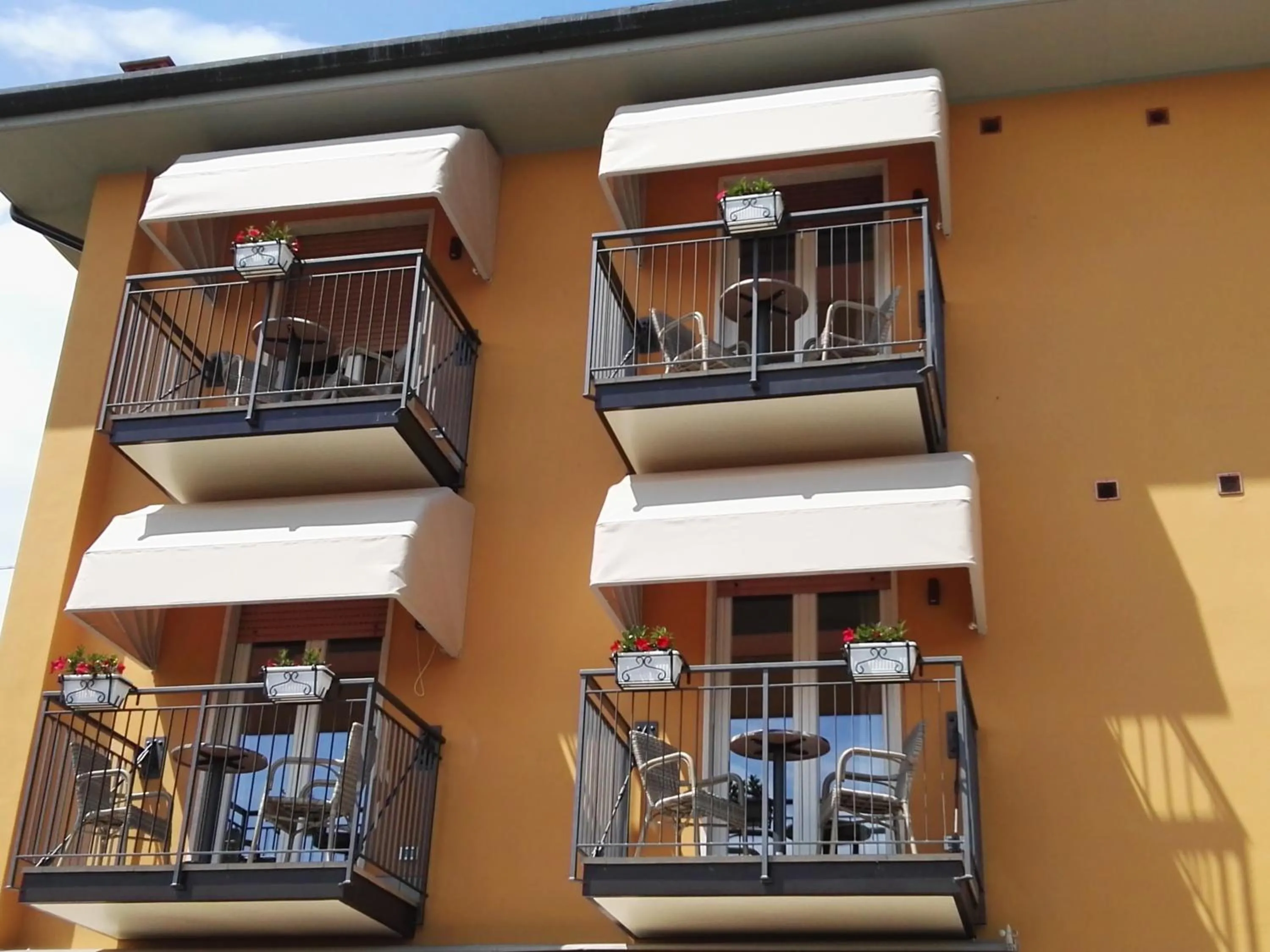 Property building in Alessio Camere