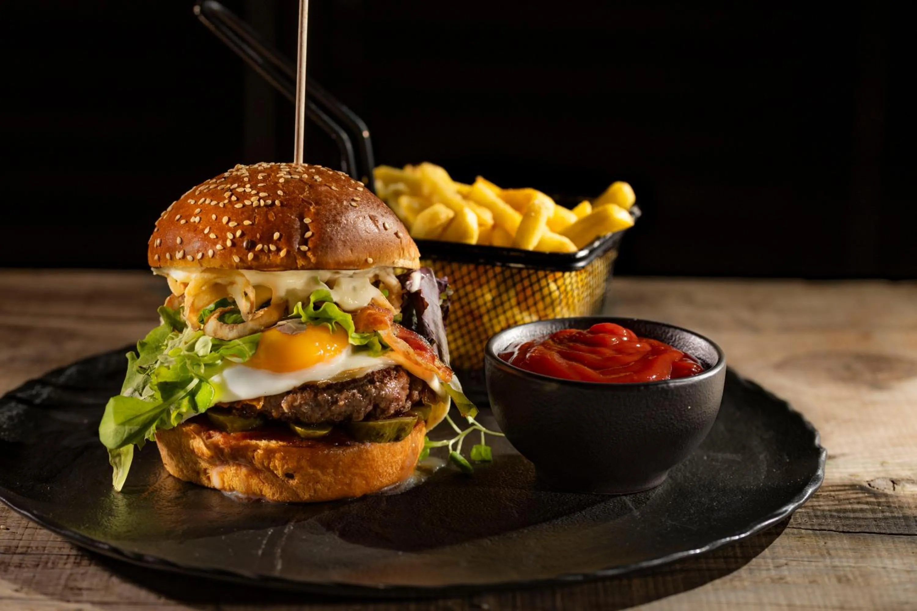 Restaurant/places to eat in Mobile Homes Lopari