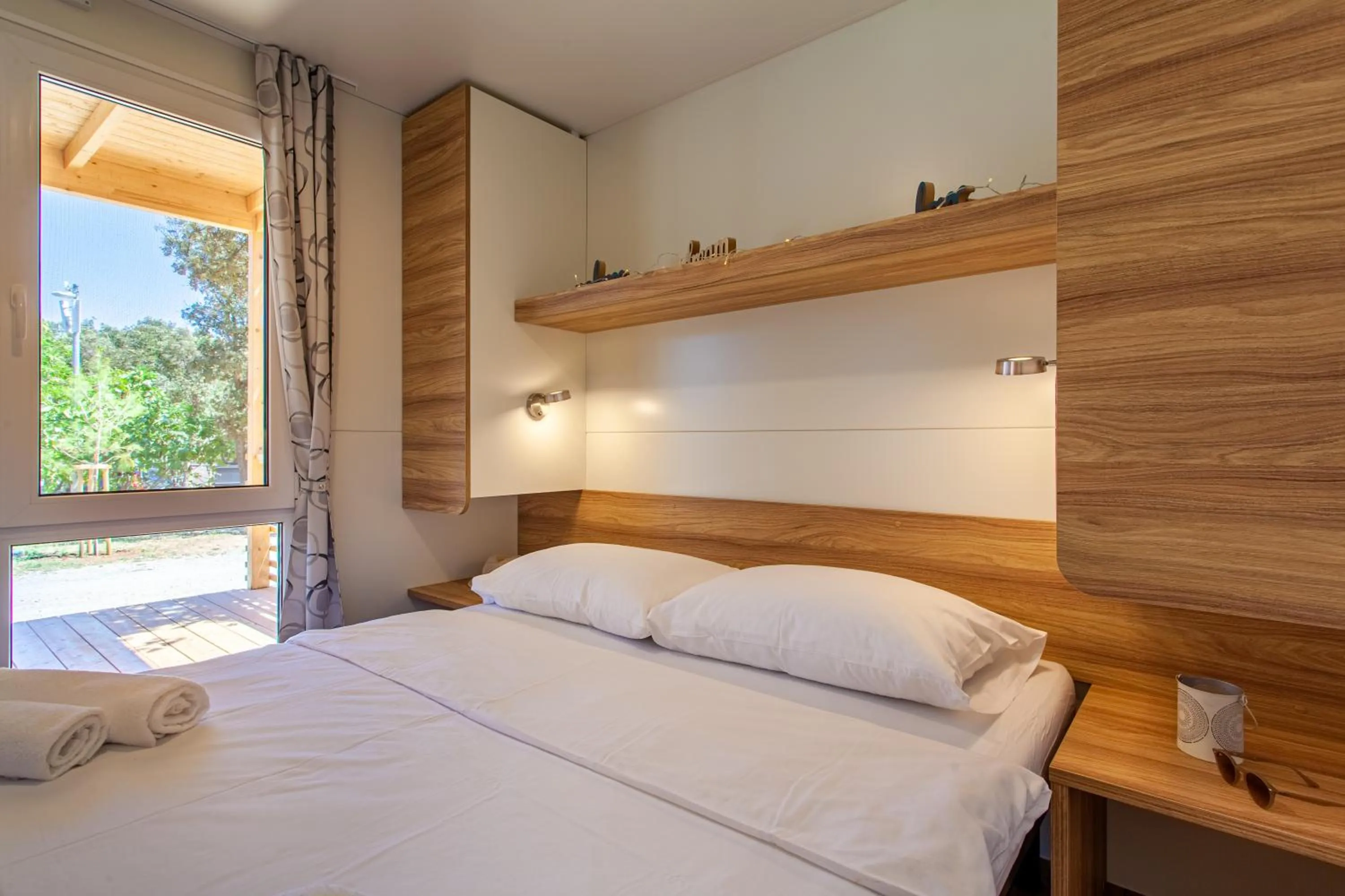 Bed in Mobile Homes Lopari