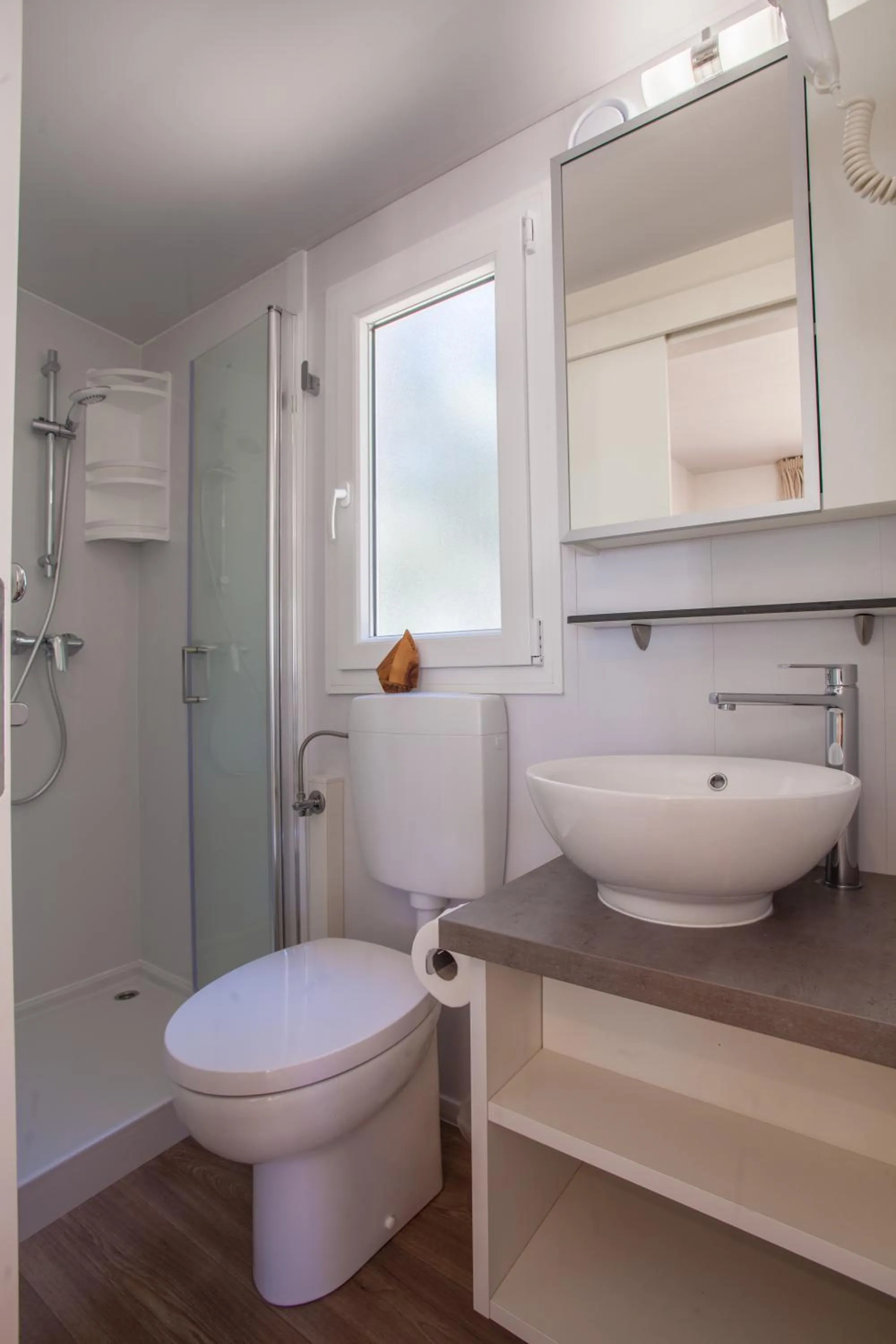 Shower in Mobile Homes Lopari