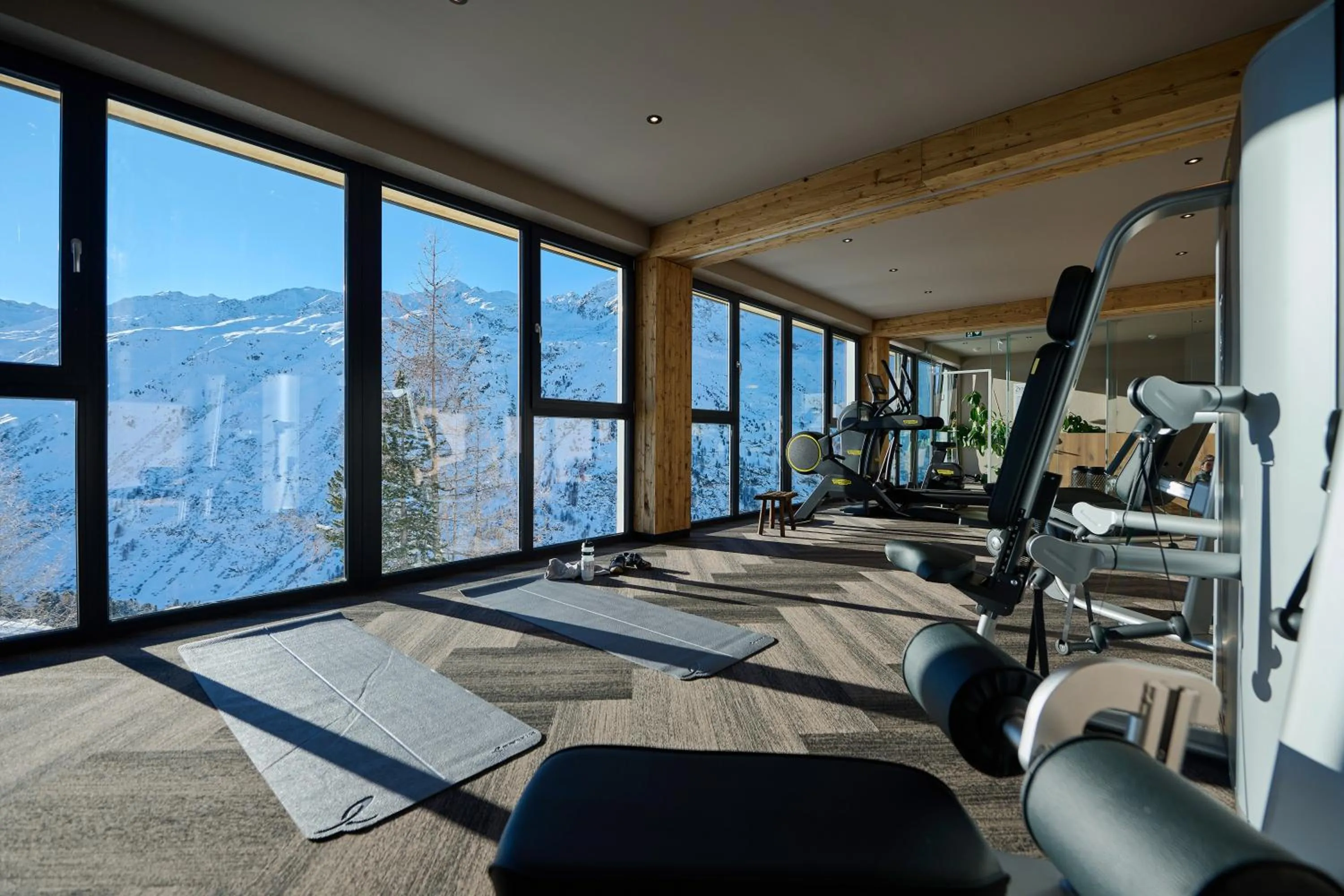 Swimming pool in Alpenhotel Laurin