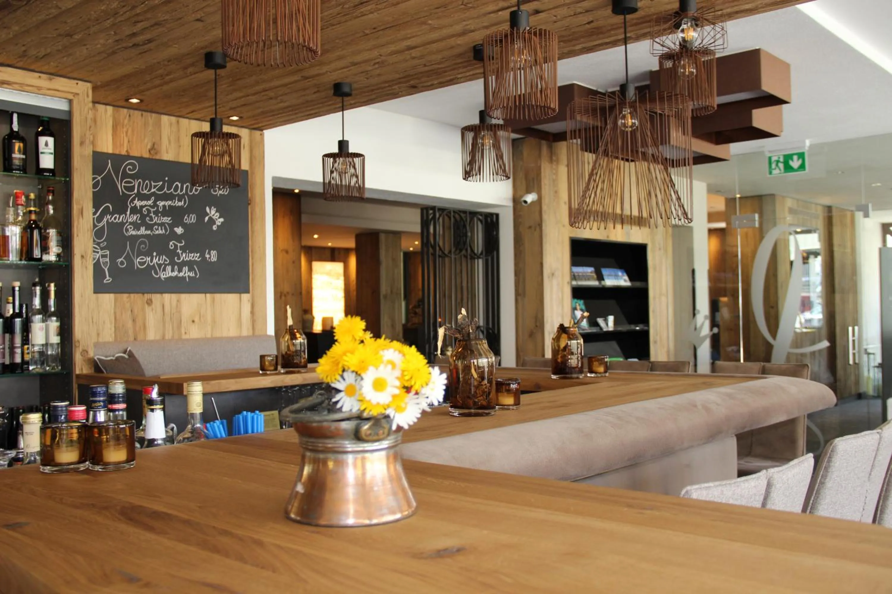 Lounge or bar in Alpenhotel Laurin