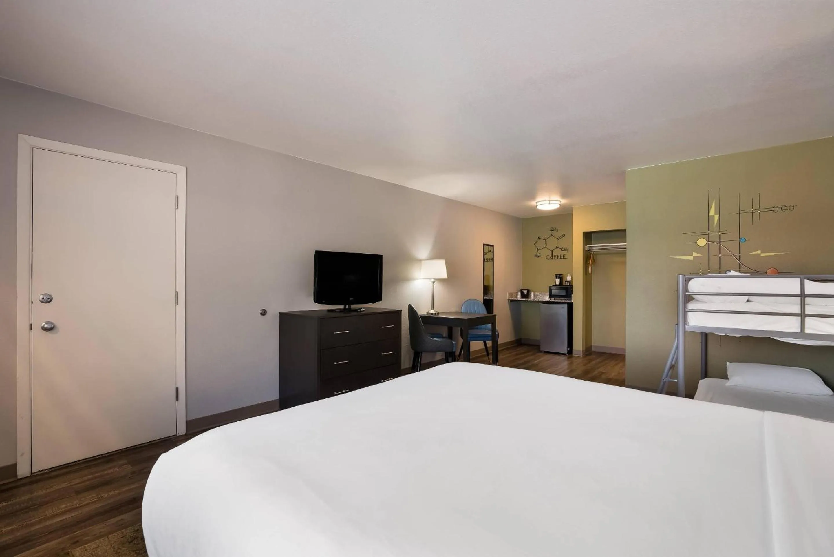 Bedroom, Bed in Richland Riverfront Hotel, an Ascend Collection Hotel