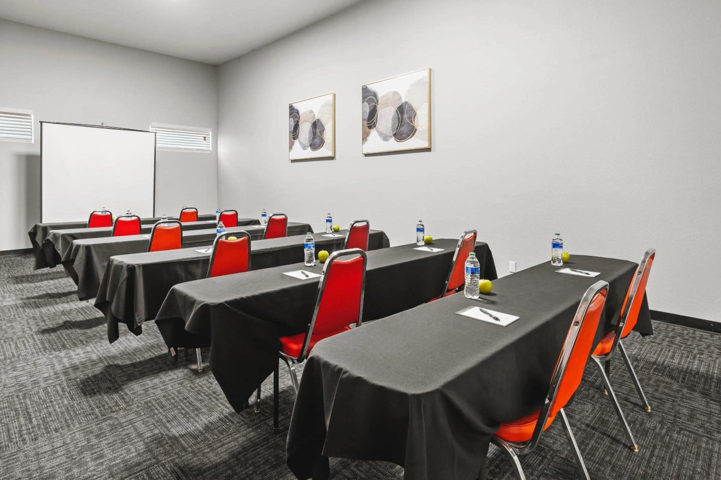 Meeting/conference room in Richland Riverfront Hotel, an Ascend Collection Hotel