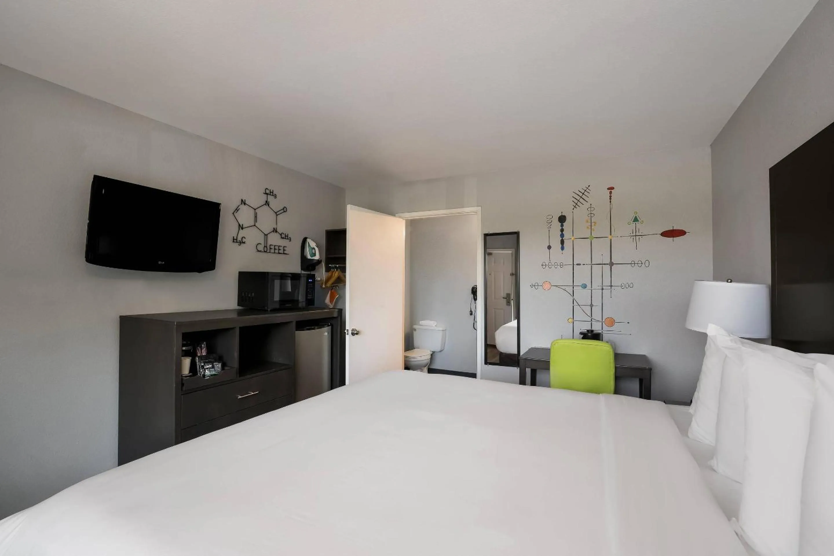 Bedroom, Bed in Richland Riverfront Hotel, an Ascend Collection Hotel