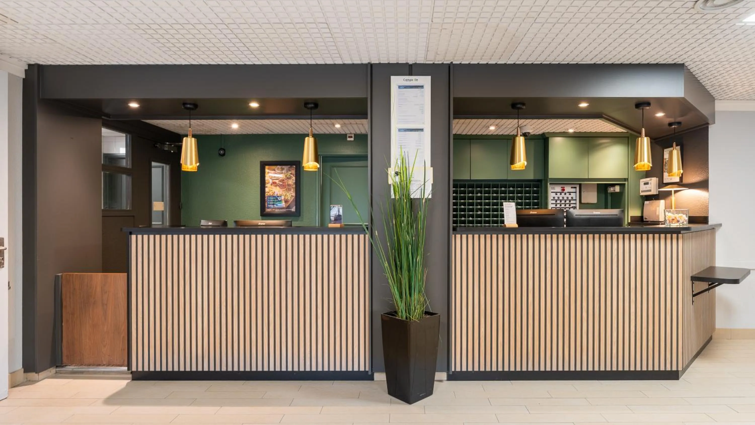 Lobby or reception in Campanile PRIME - Lyon Ouest Tassin