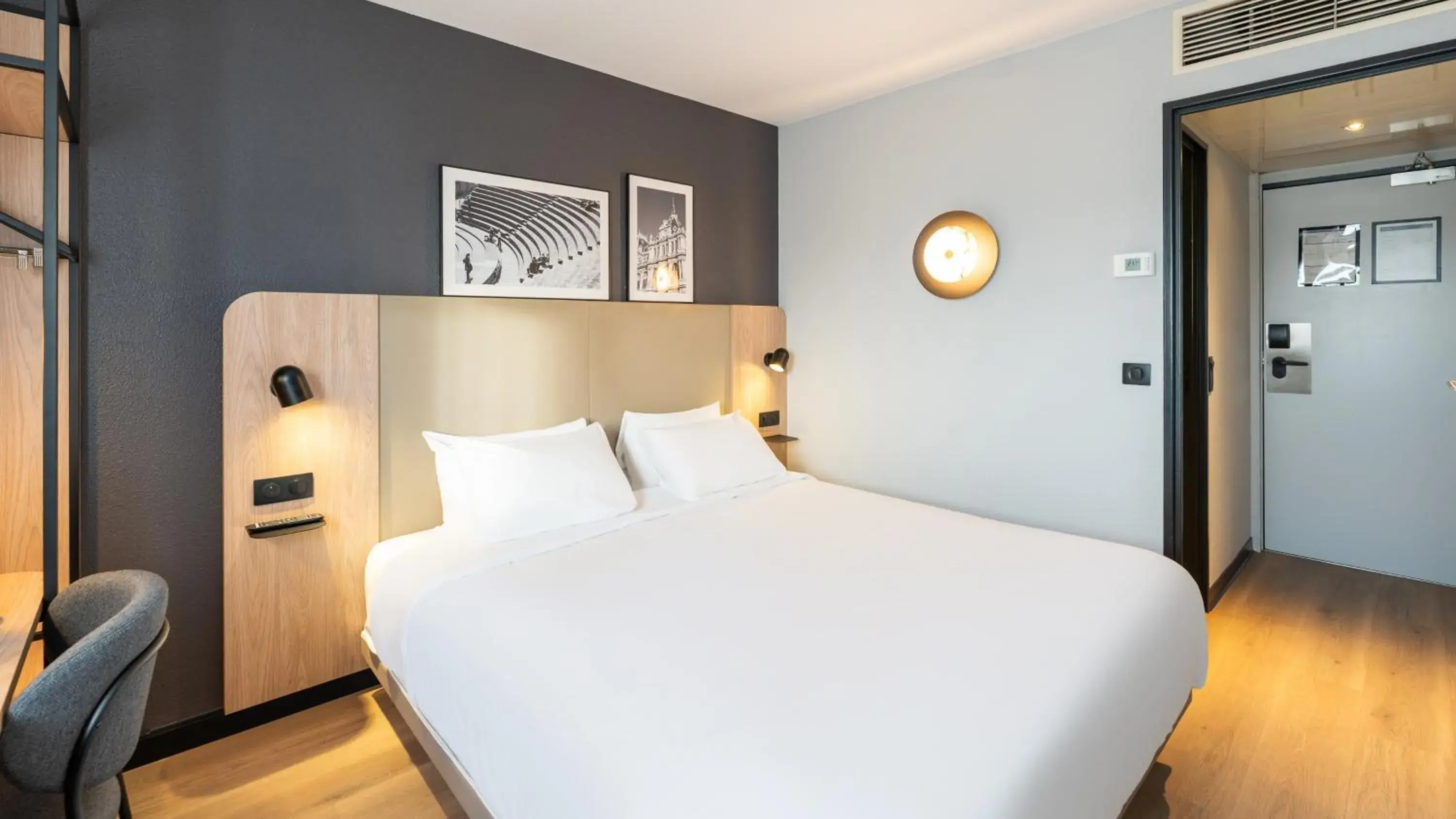 Superior King Room in Campanile PRIME - Lyon Ouest Tassin Superior King Room in Campanile PRIME - Lyon Ouest Tassin