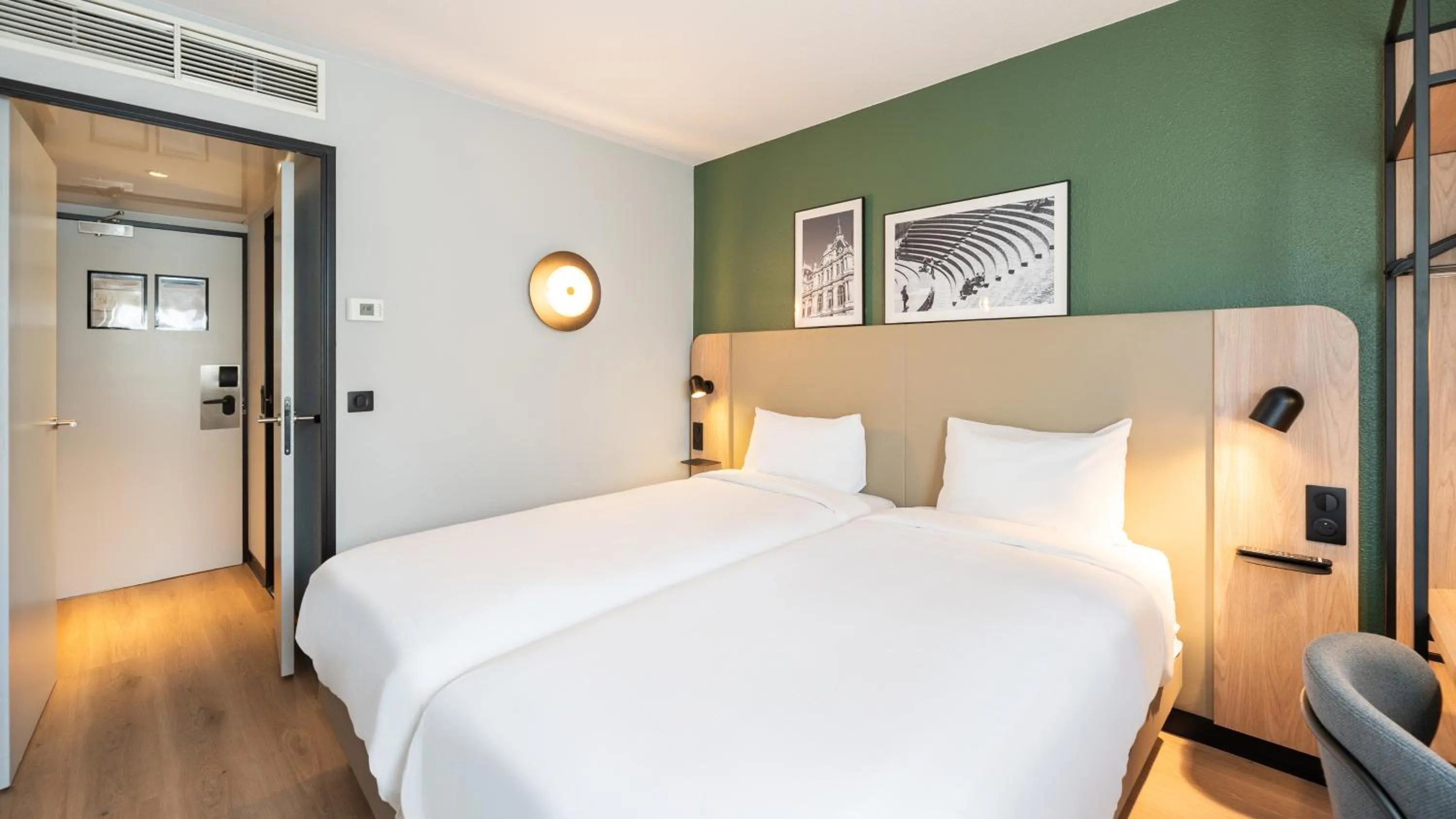 Bed in Campanile PRIME - Lyon Ouest Tassin
