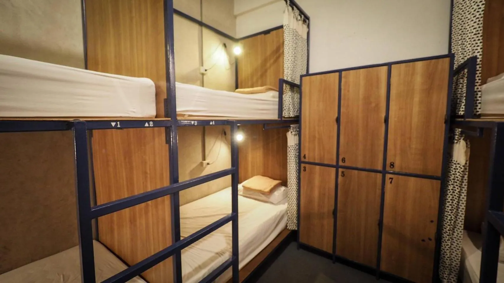 I-Sleep Silom Hostel