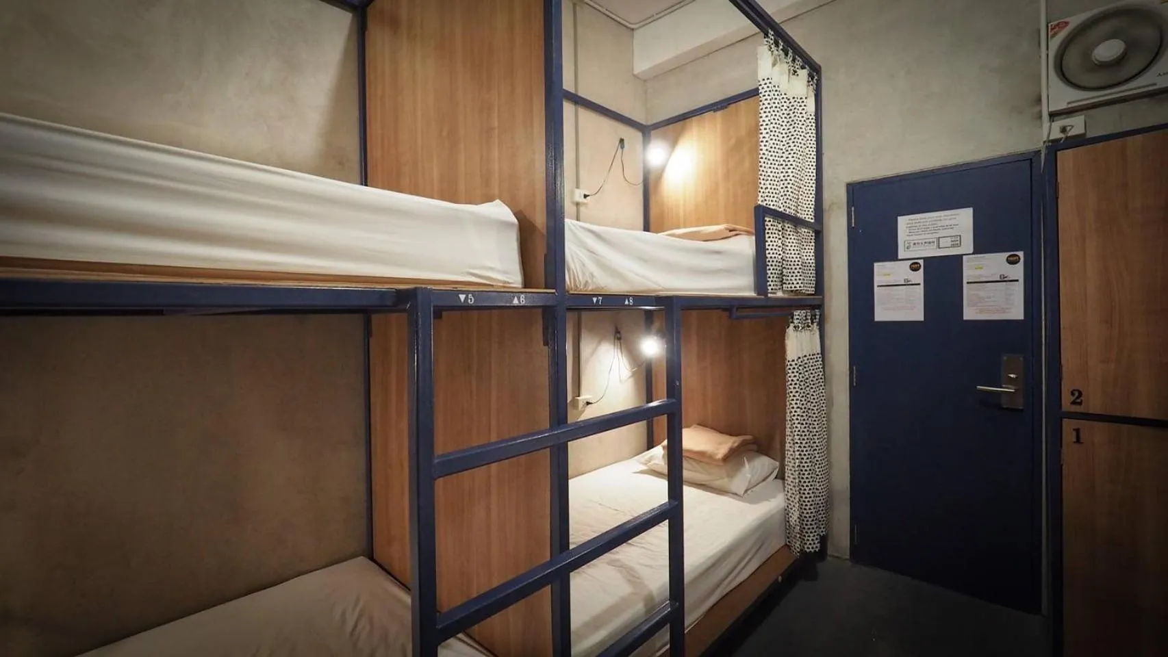 I-Sleep Silom Hostel