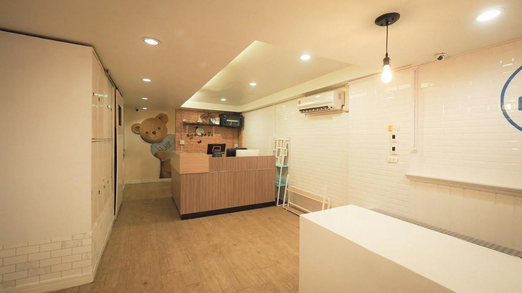 Lobby or reception in I-Sleep Silom Hostel