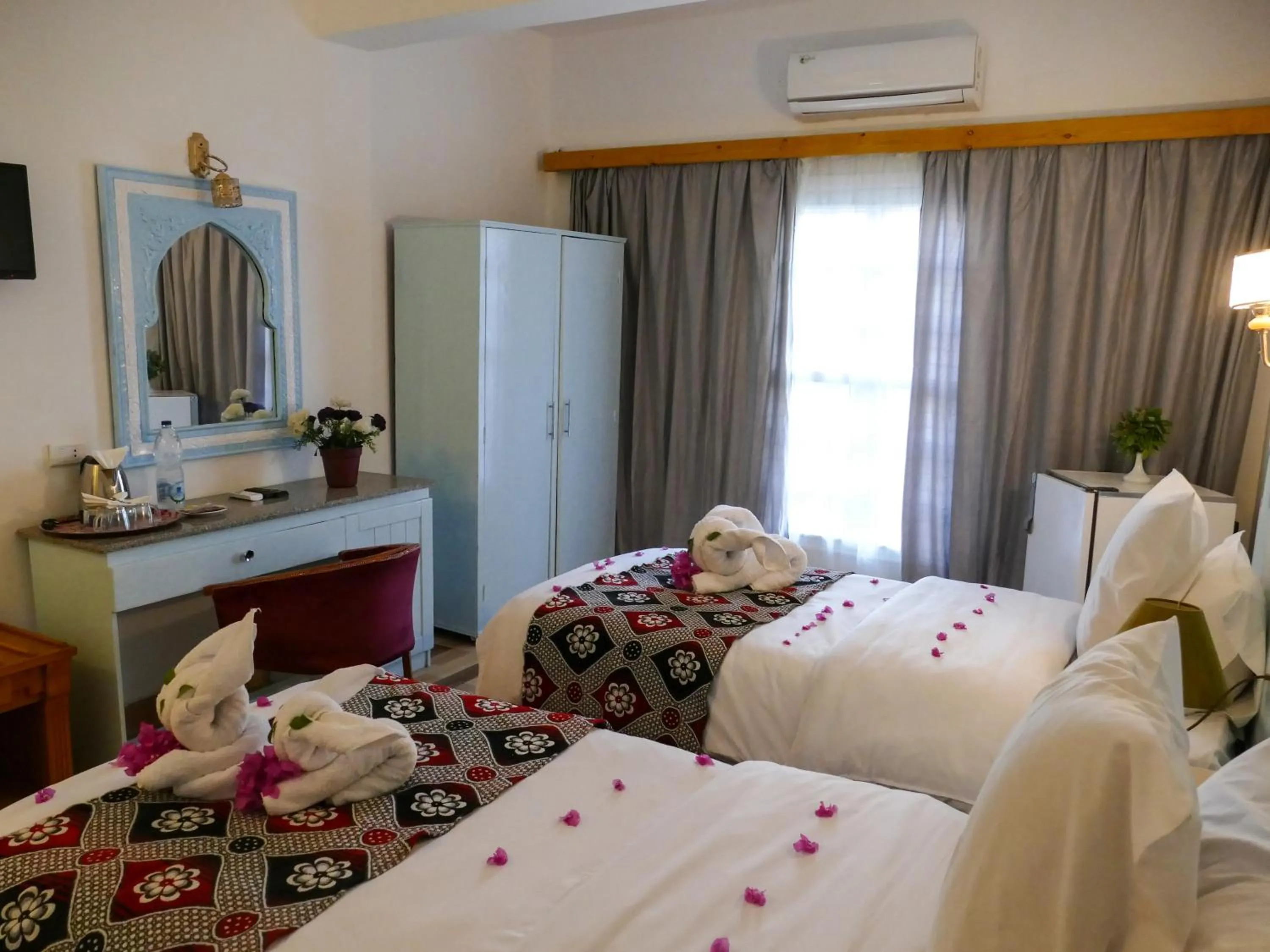Photo of the whole room, Bed in El Gezira Hotel