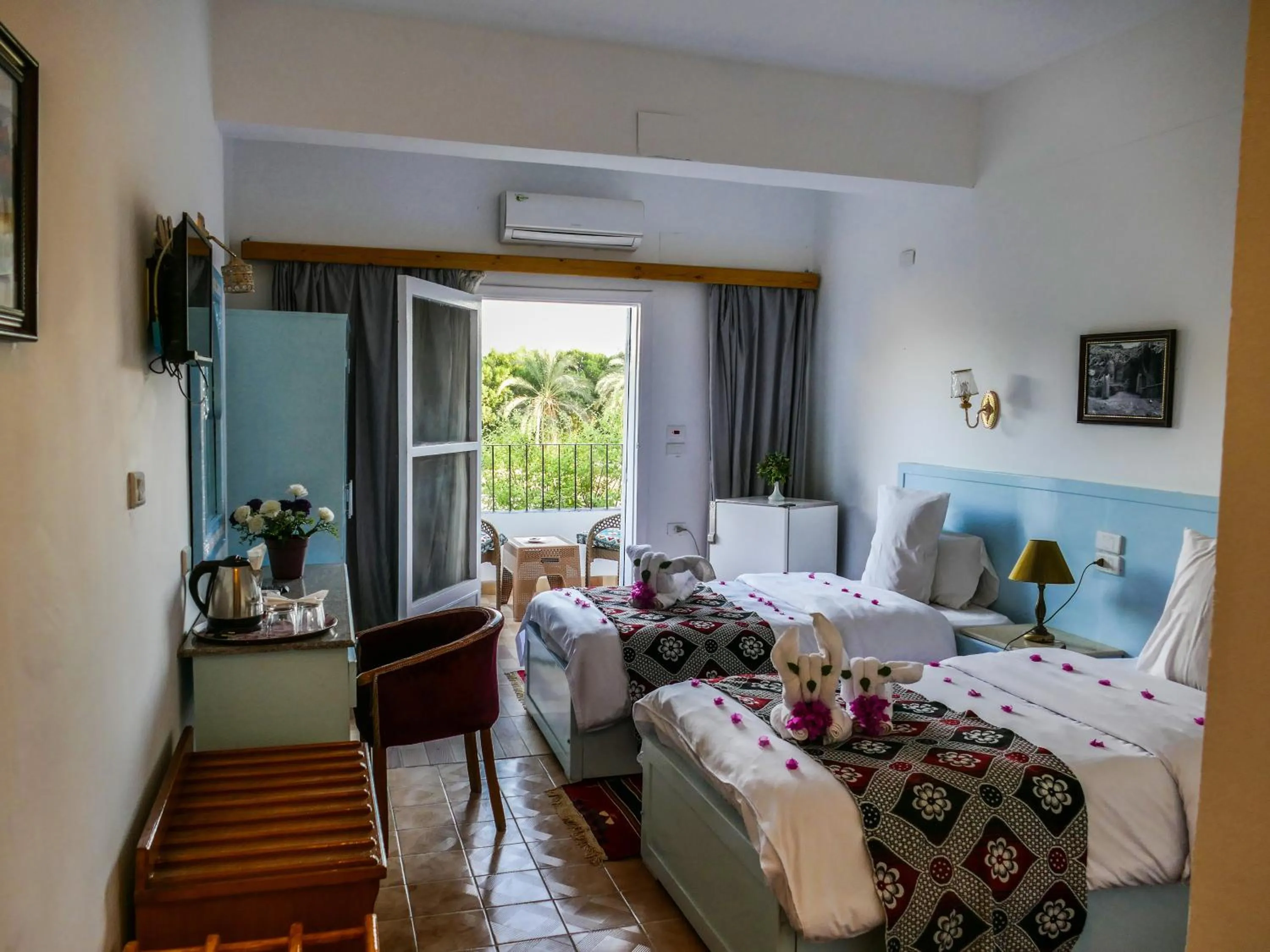 Photo of the whole room, Bed in El Gezira Hotel