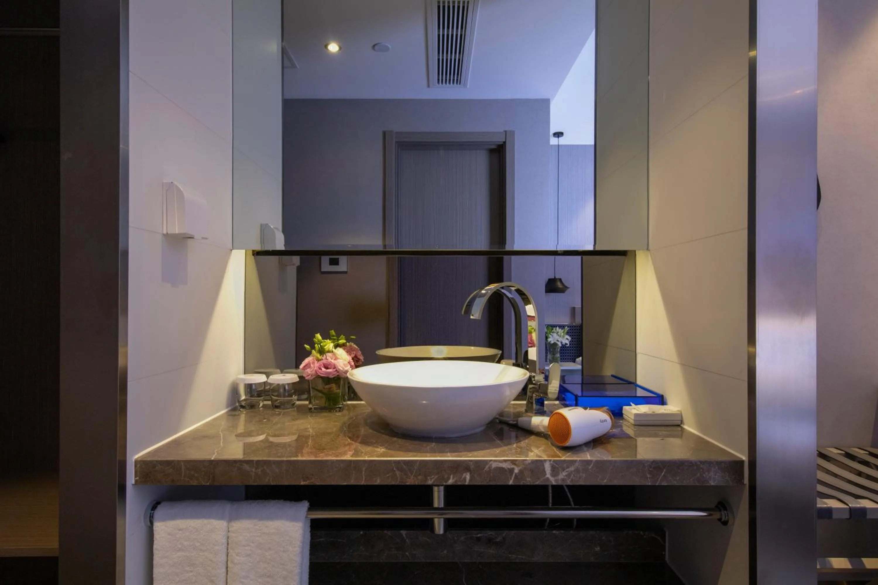 Orange hotel shanghai pudong Airport - Free shuttle bus to PVG airport