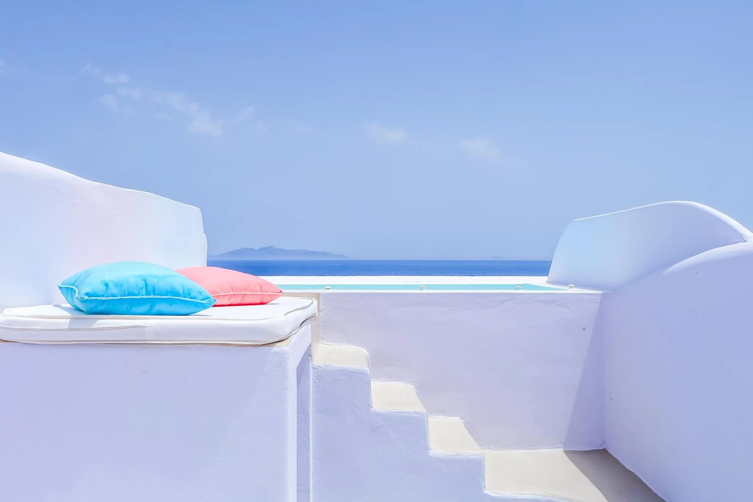 Hot Tub, Bed in Blue Waves Suites & Apartments