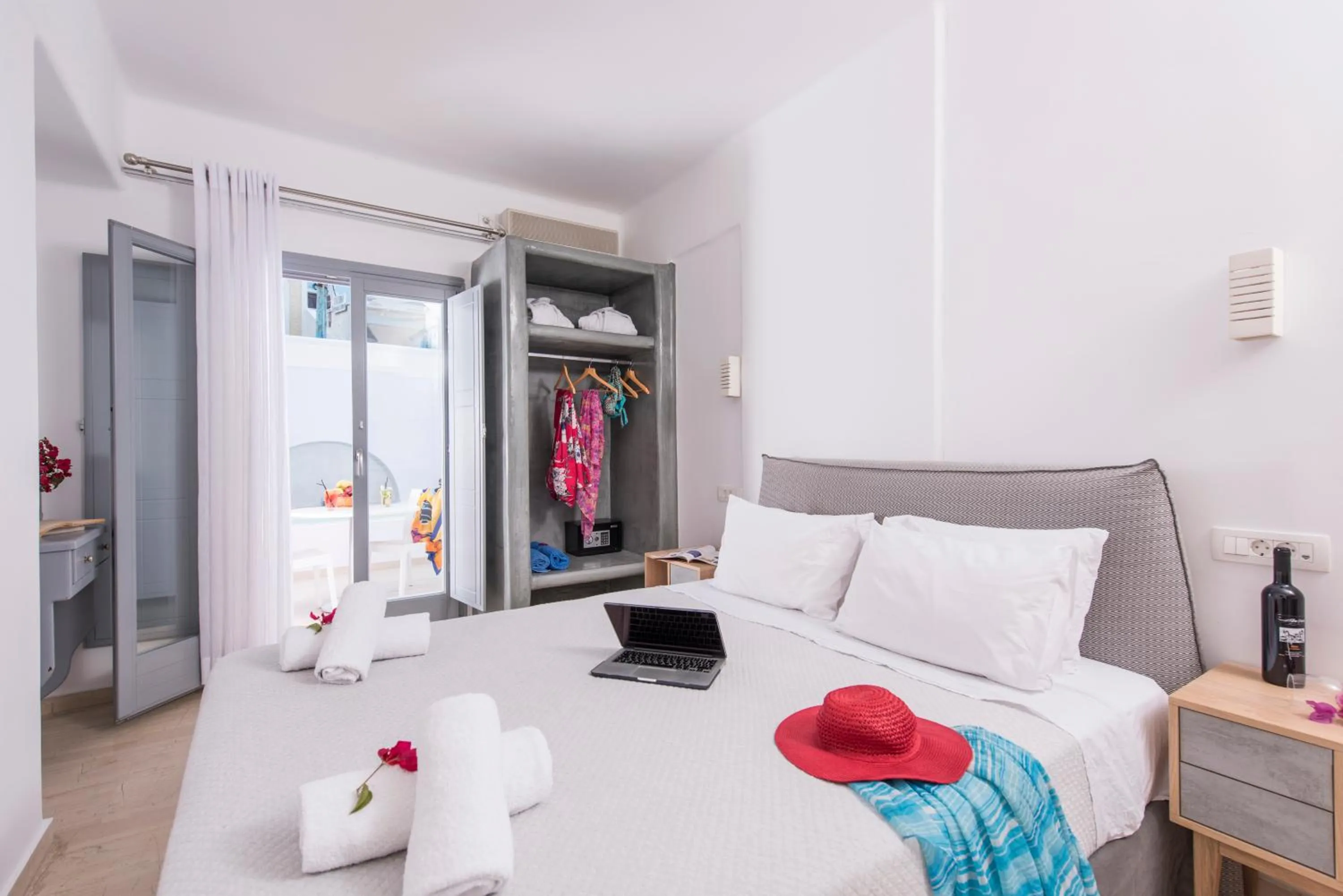 Bedroom, Bed in Blue Waves Suites & Apartments