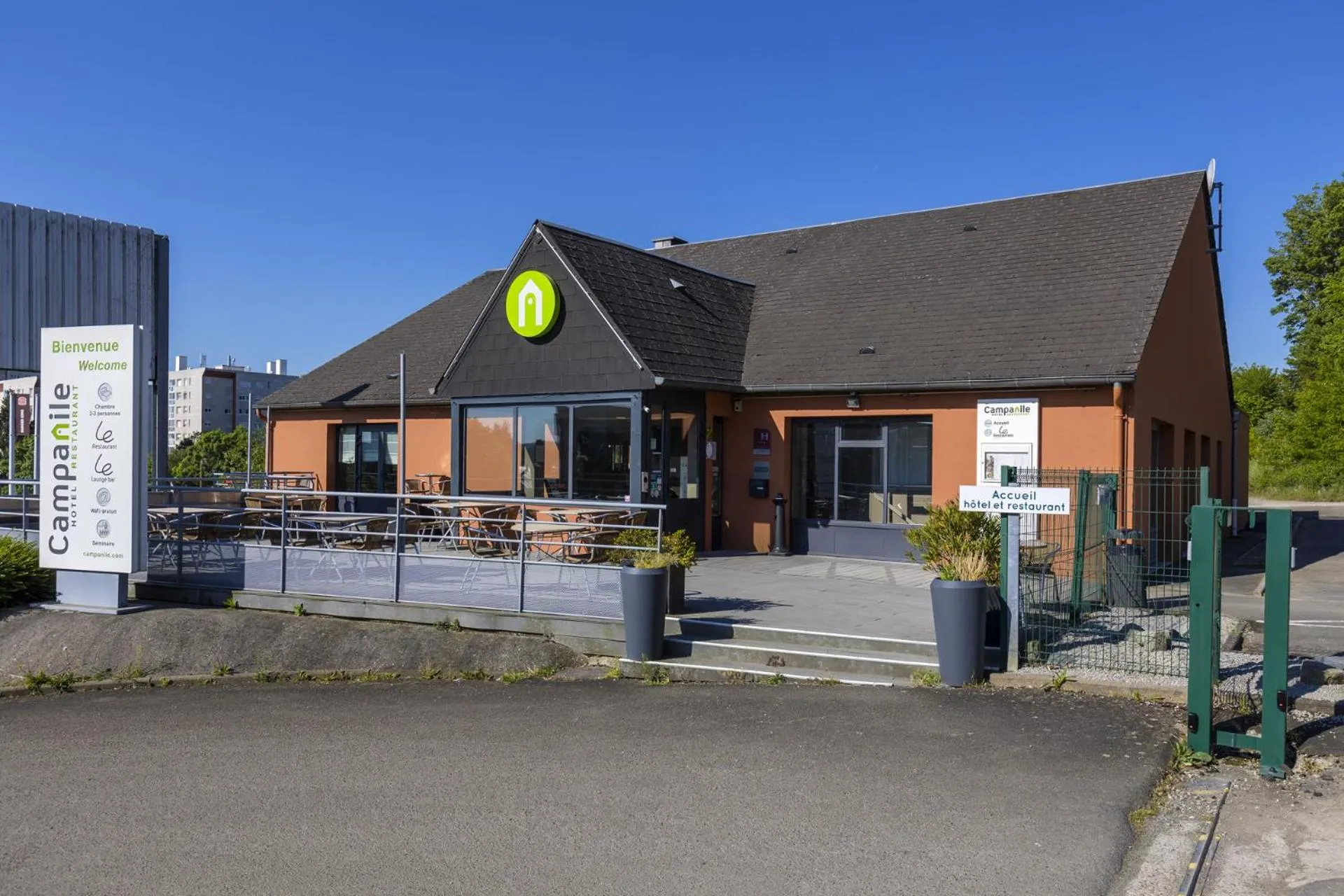 Property building in Campanile Le Mans Est