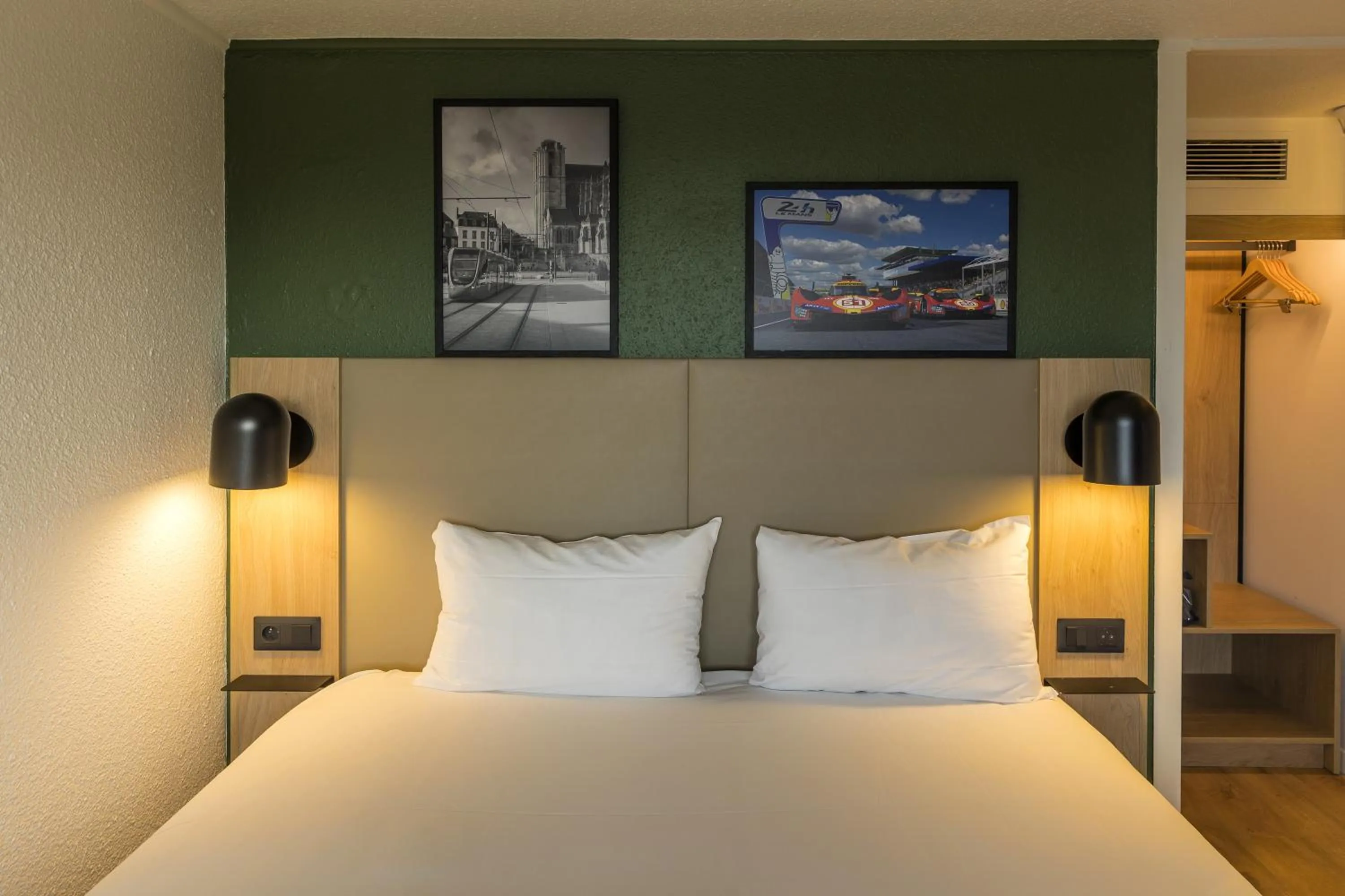 Bed in Campanile Le Mans Est