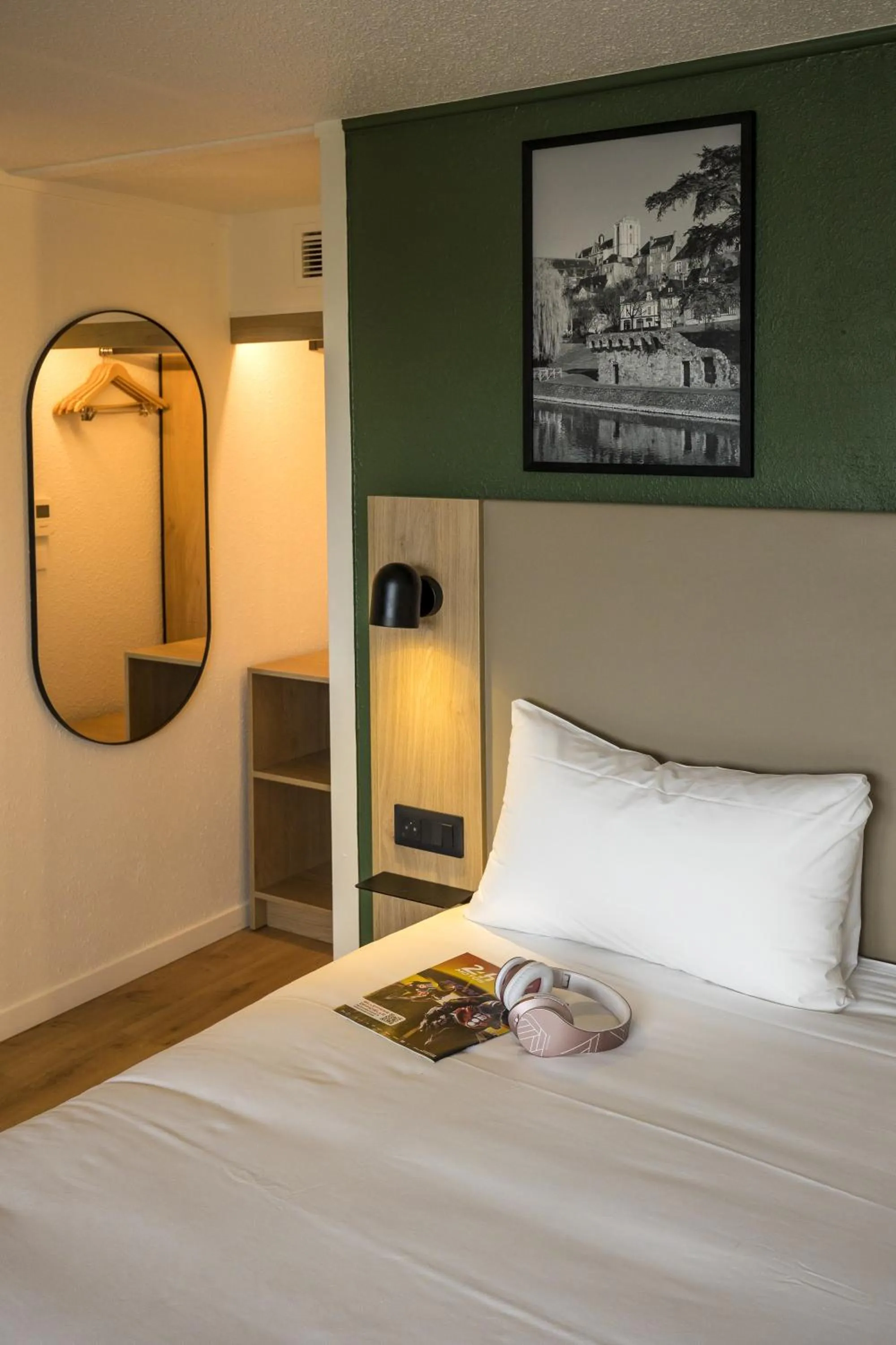 Bed in Campanile Le Mans Est