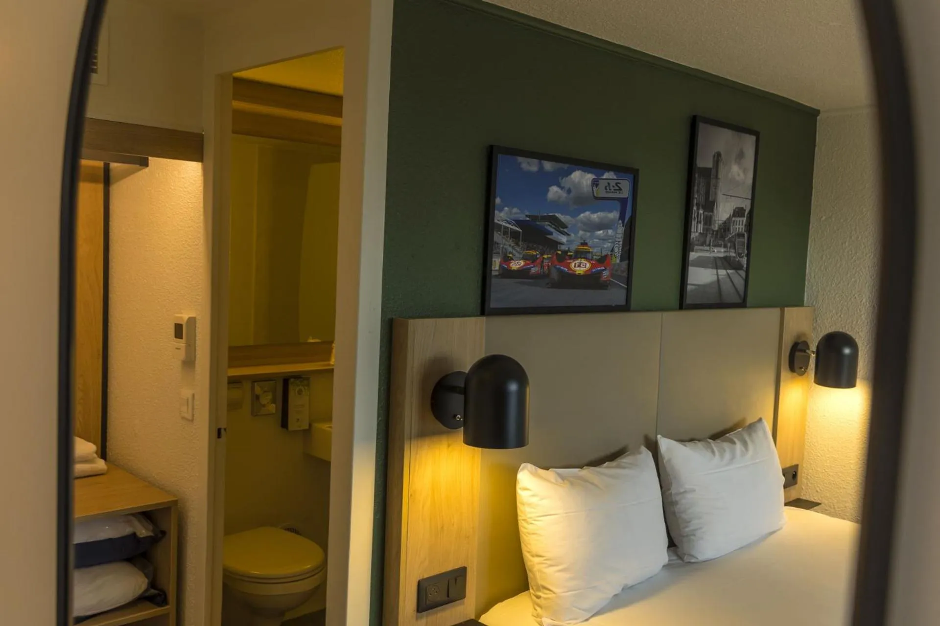 Bed in Campanile Le Mans Est