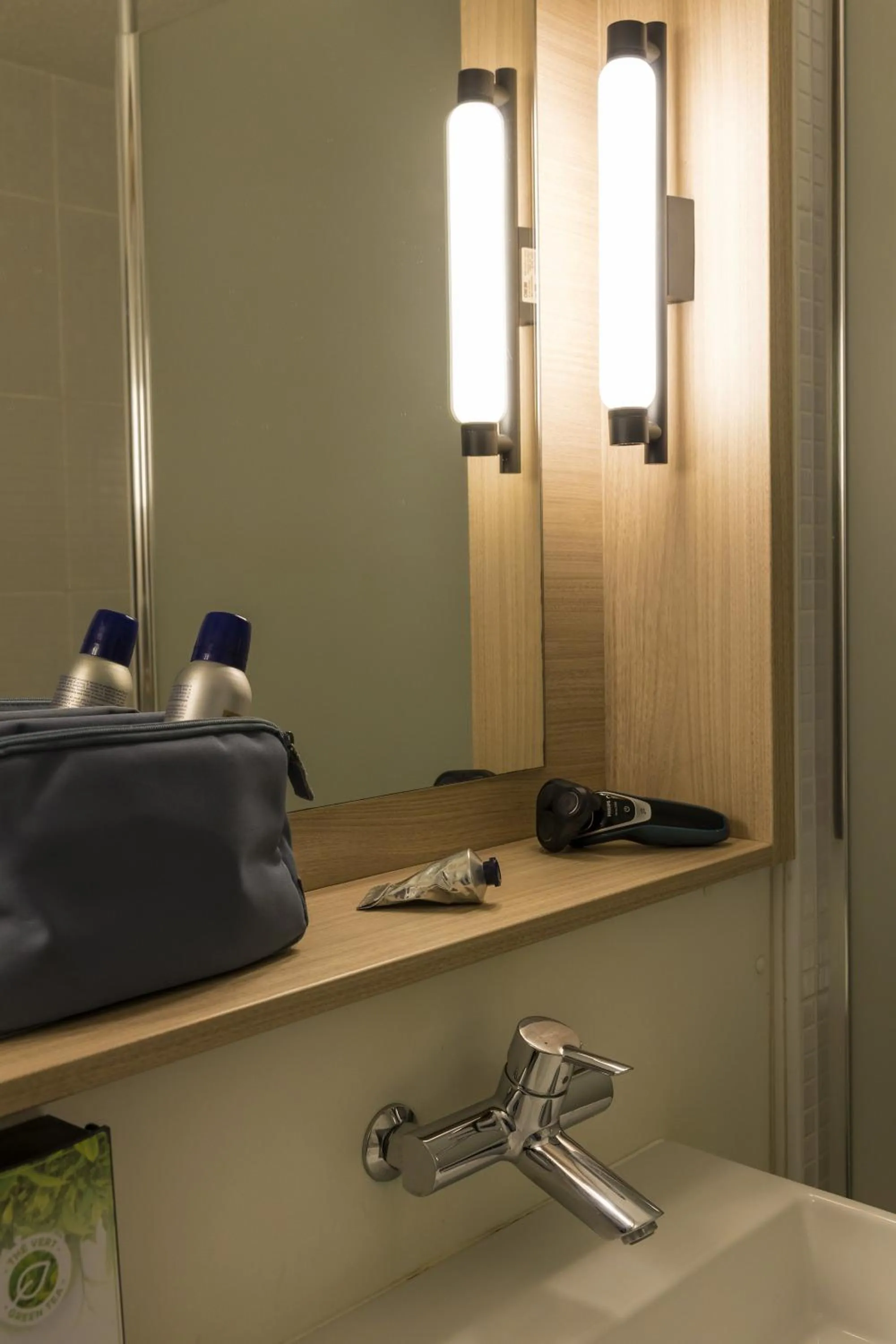 Bathroom in Campanile Le Mans Est