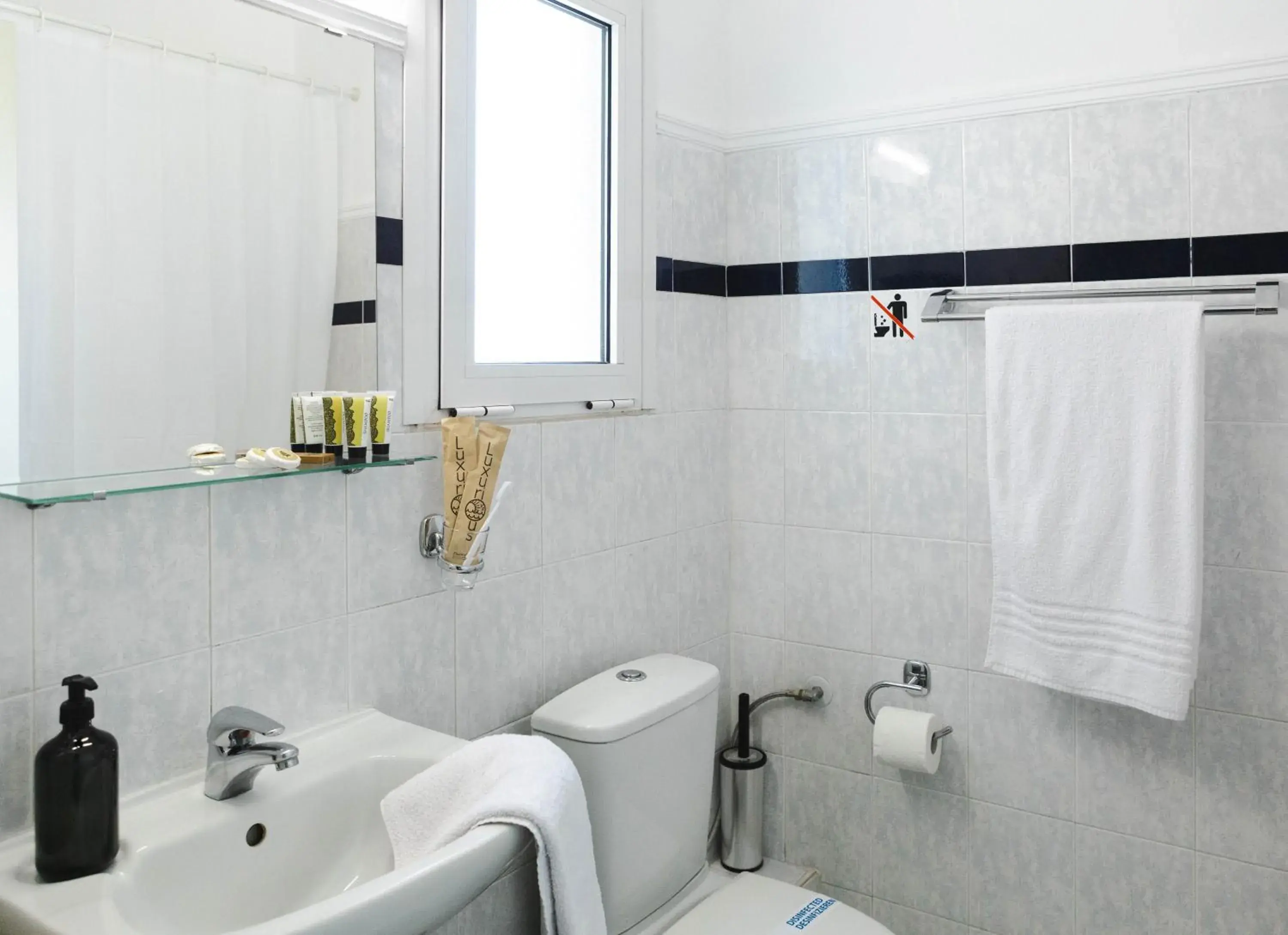 Triple Room in Anesis Hotel Triple Room in Anesis Hotel