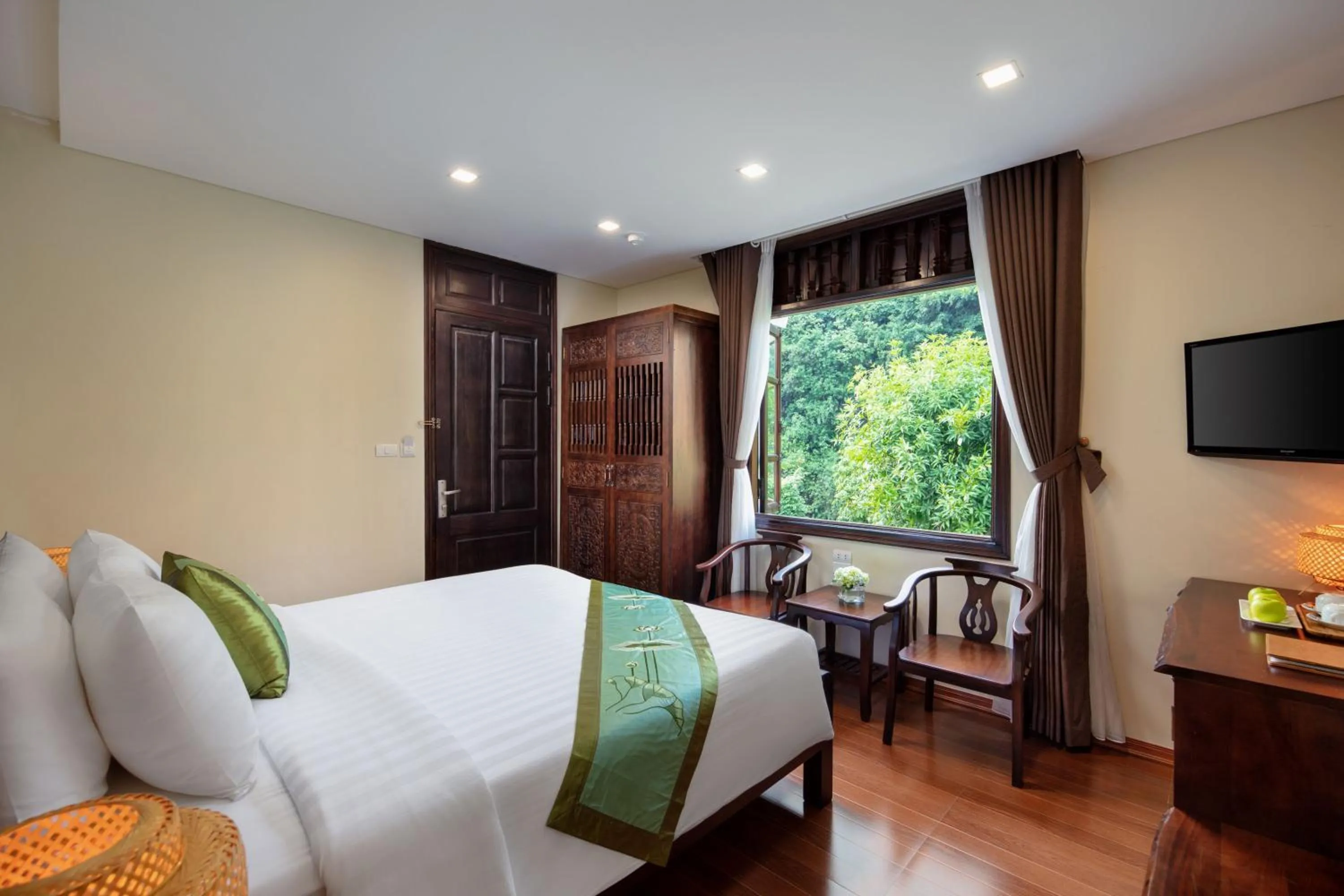 Garden, Bed in Tam Coc La Montagne Resort & Spa Ninh Binh