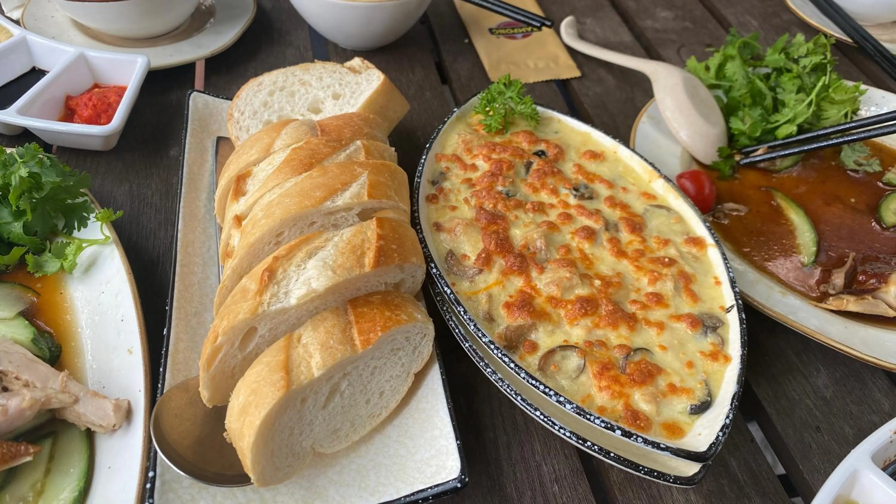 Tam Coc La Montagne Resort & Spa Ninh Binh