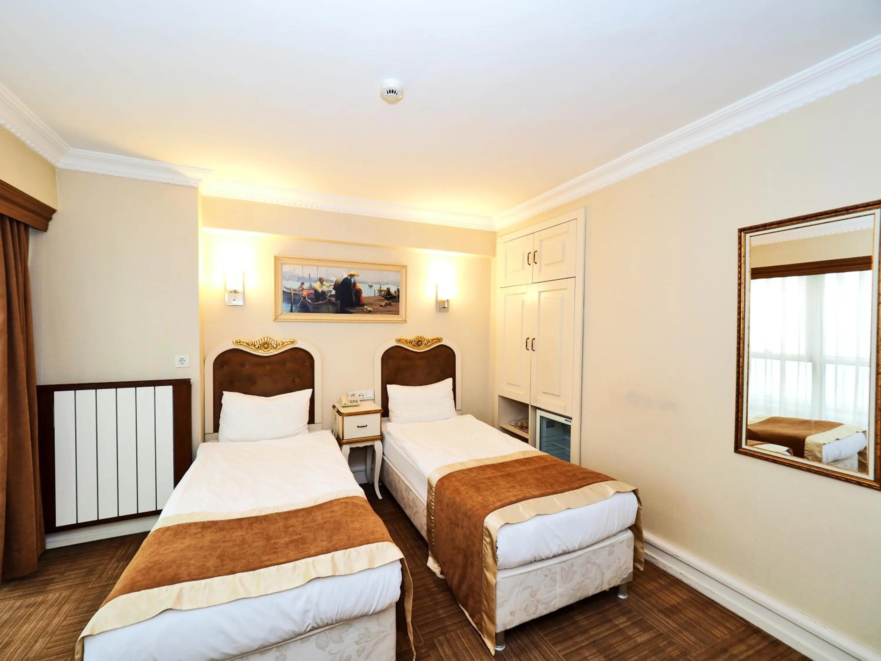 Bedroom, Bed in Elysion Hotel