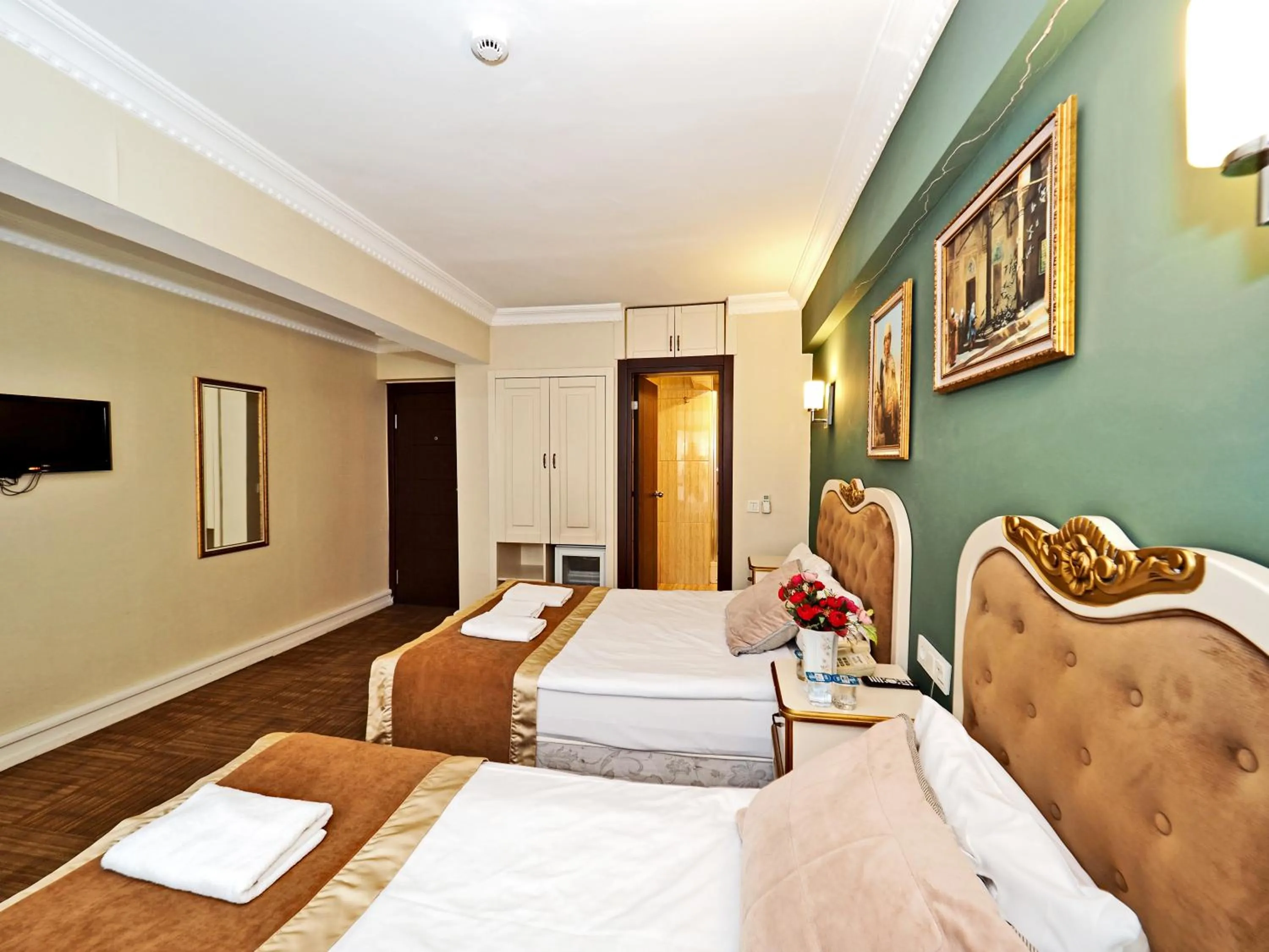 Bedroom, Bed in Elysion Hotel