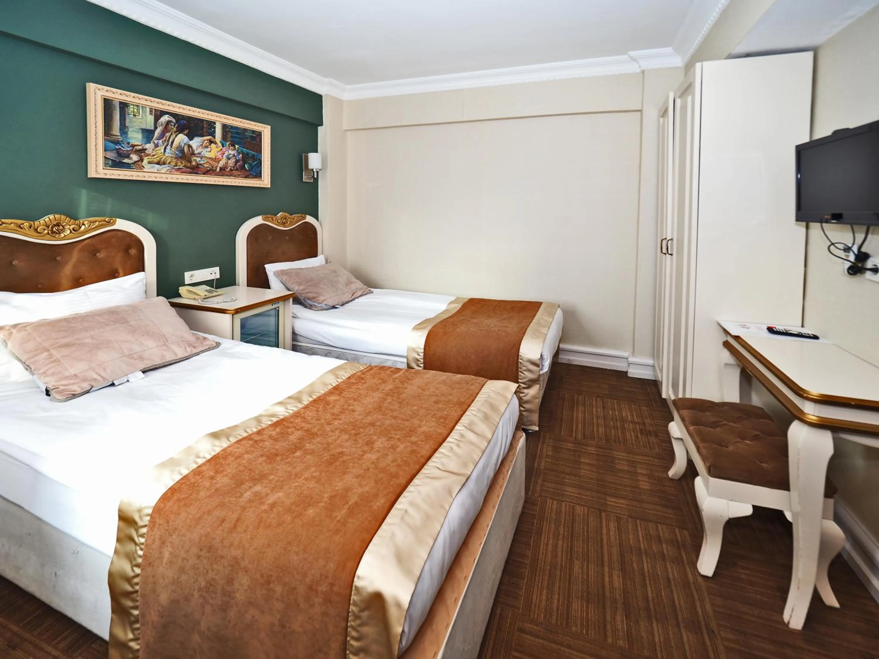 Bedroom, Bed in Elysion Hotel