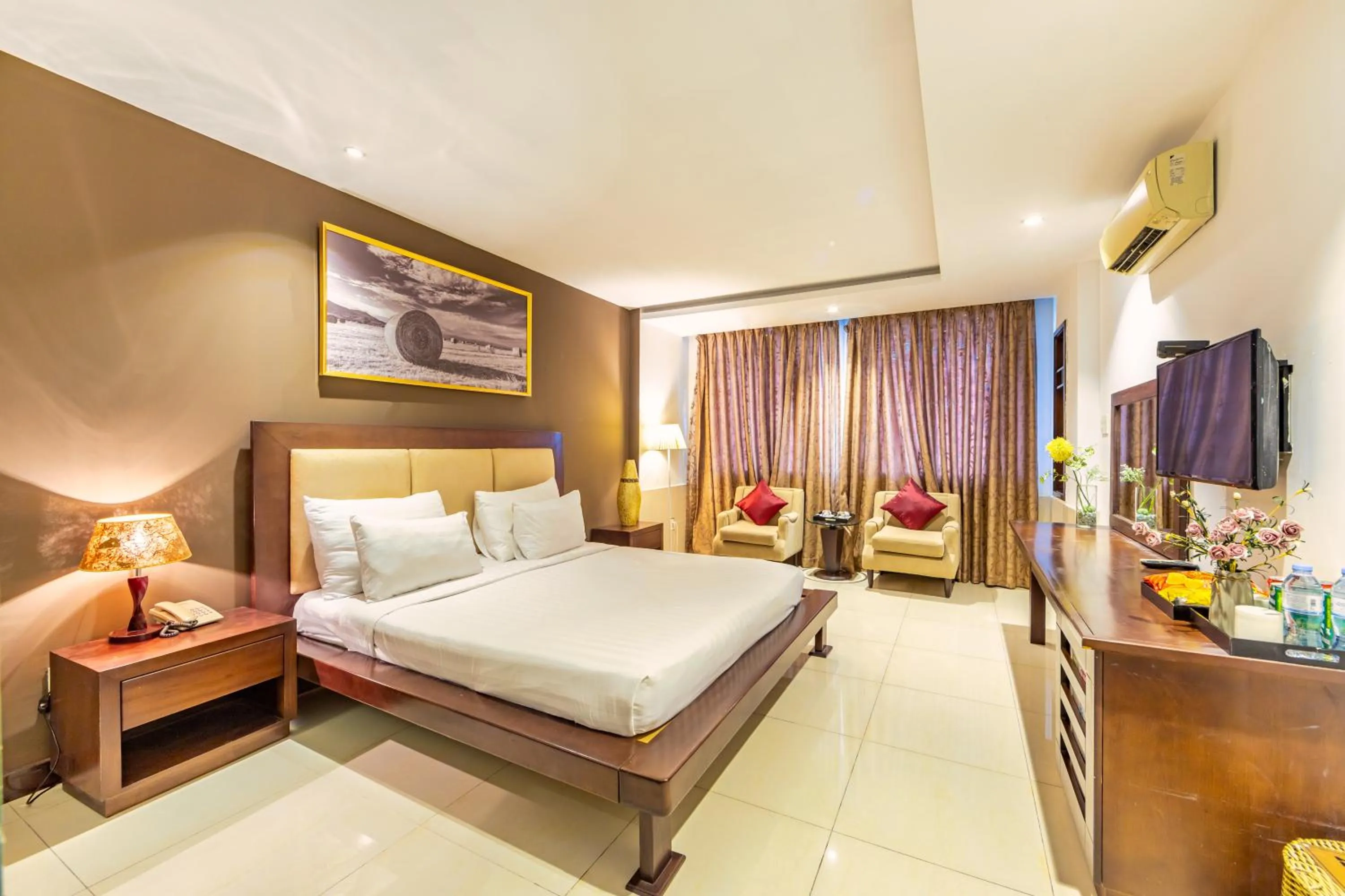 Bedroom in The Noble Swan Central Dong Du Hotel