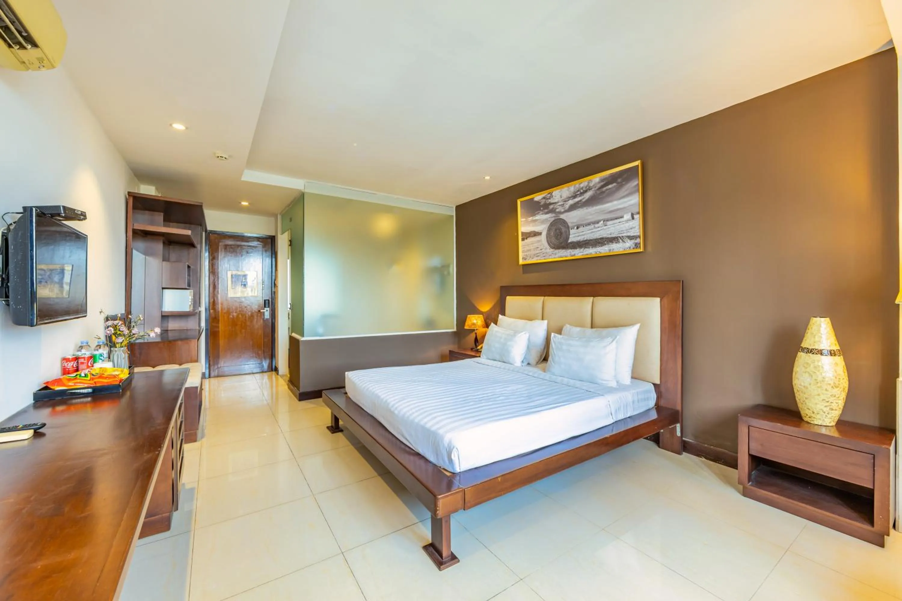 Bedroom in The Noble Swan Central Dong Du Hotel