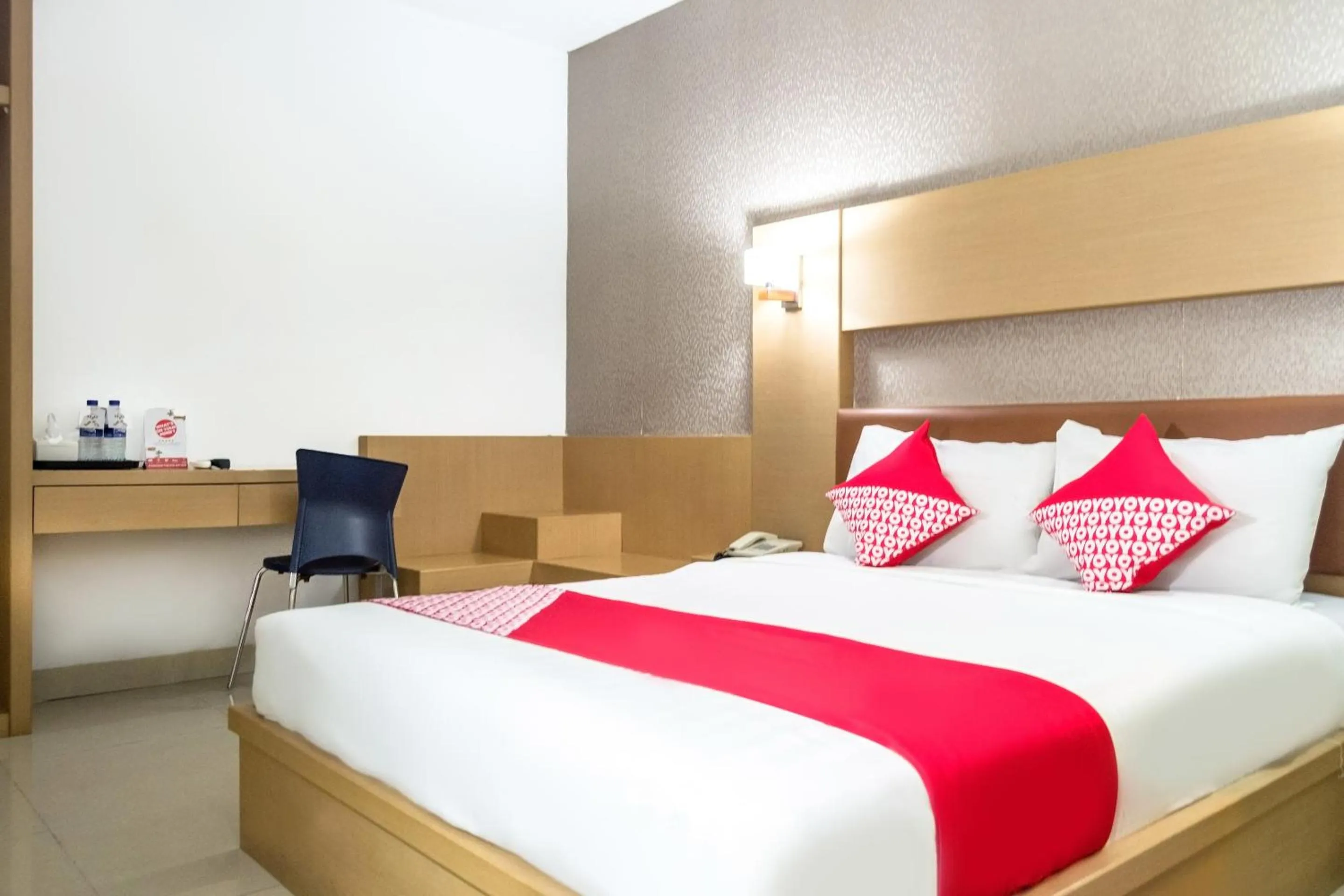 Bedroom, Bed in Capital O 664 Romance Hotel