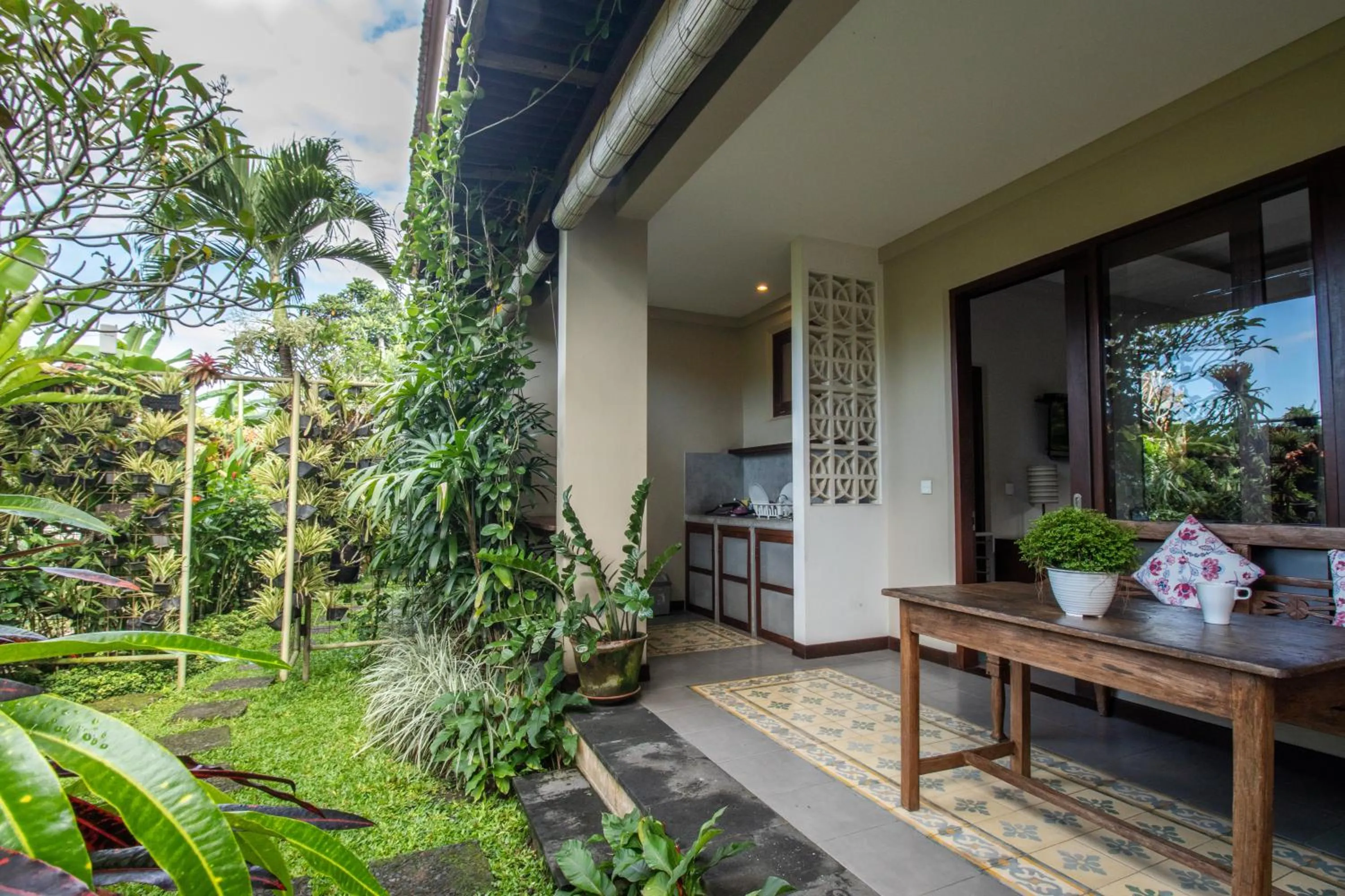 Balcony/Terrace in Rumah Taman