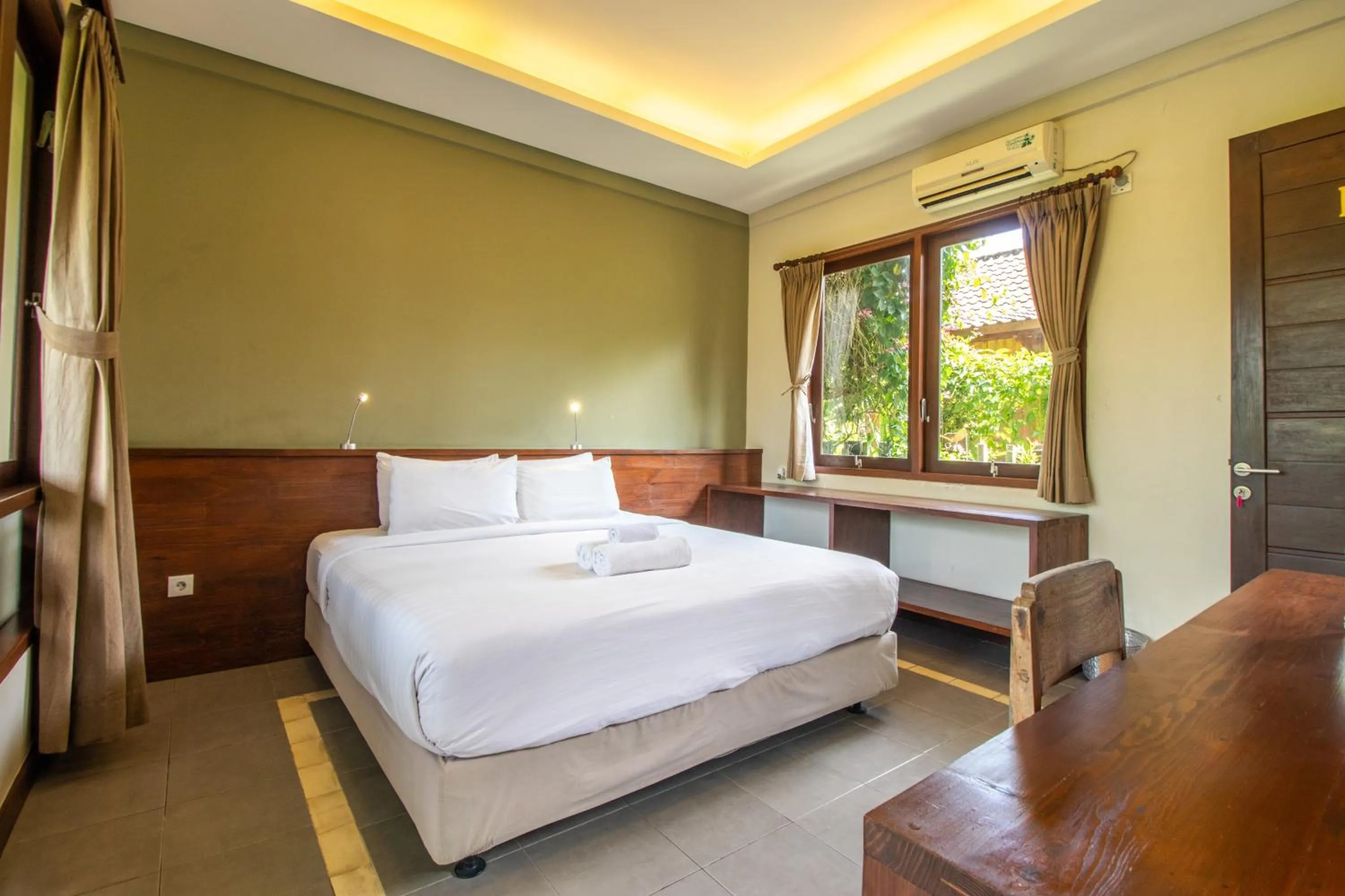 Bedroom, Bed in Rumah Taman