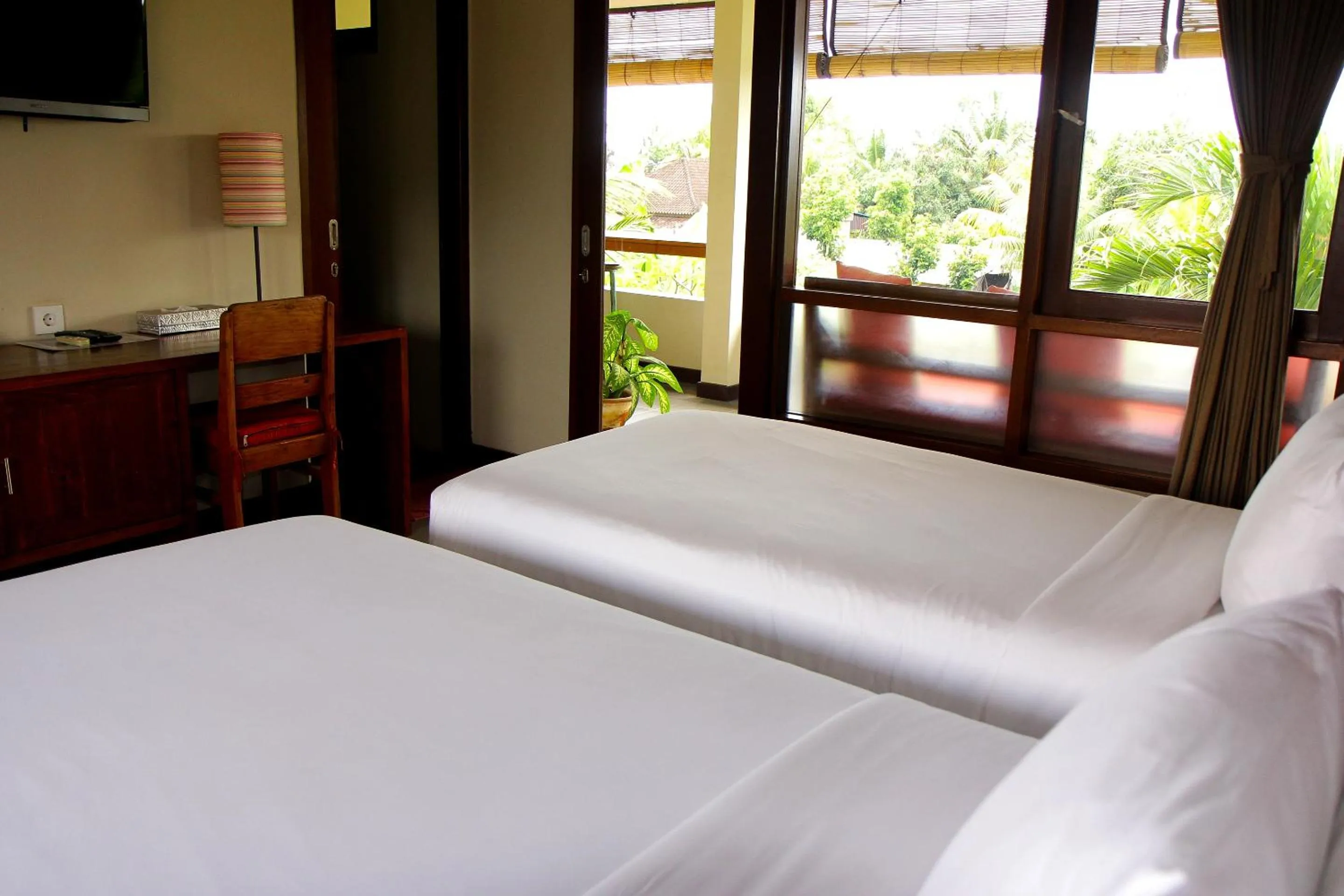 Balcony/Terrace, Bed in Rumah Taman