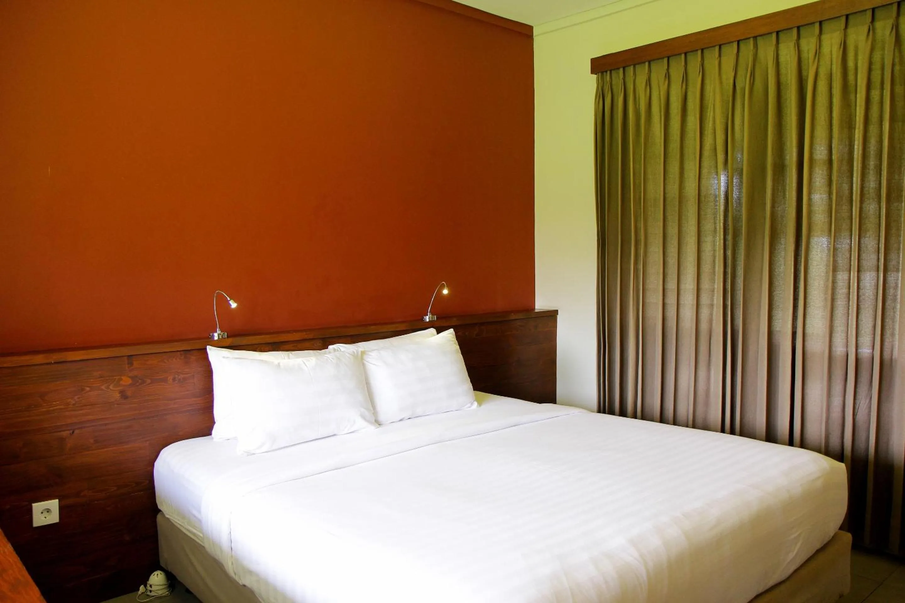 Bedroom, Bed in Rumah Taman