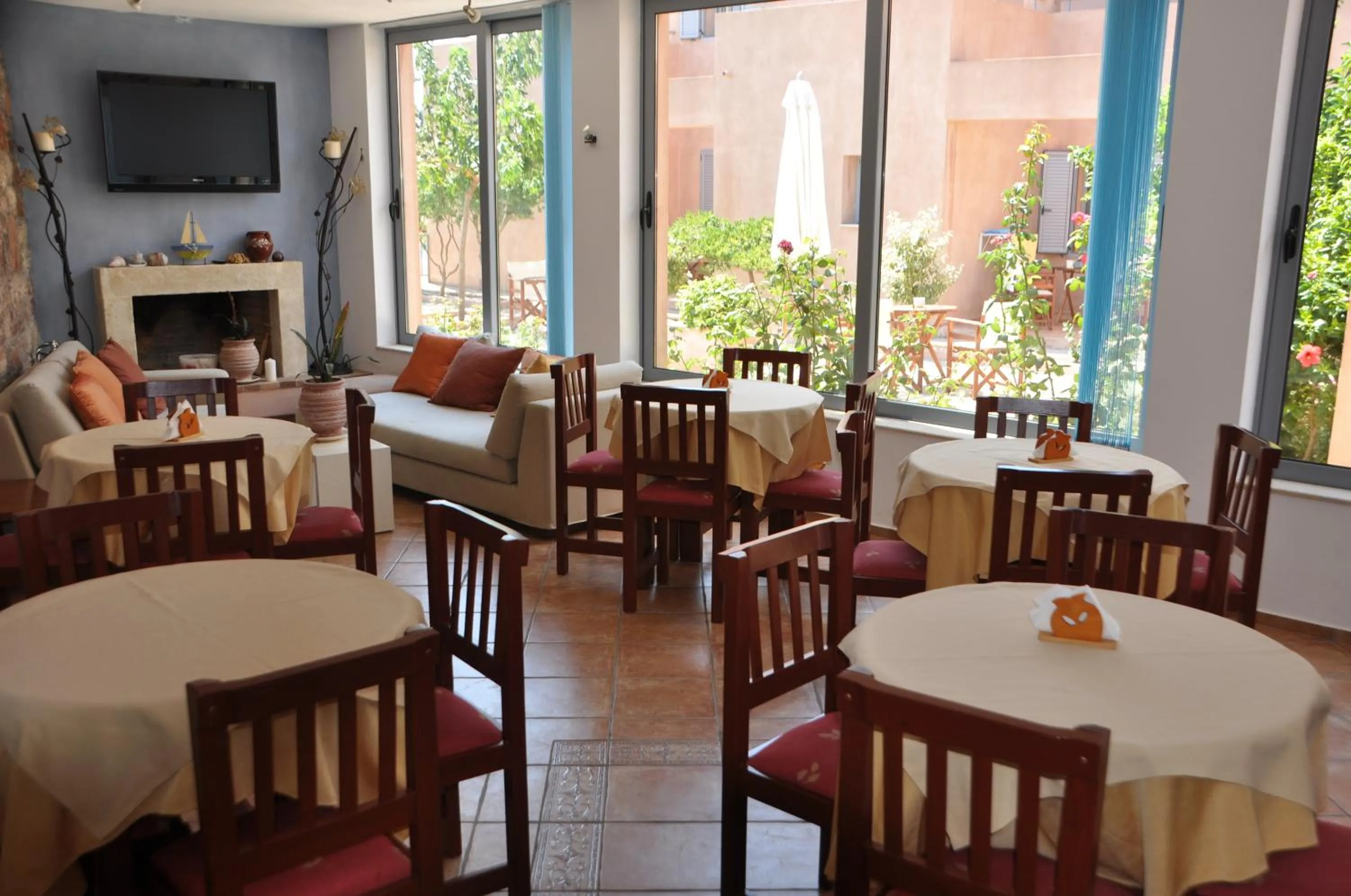 Restaurant/places to eat in Petradi