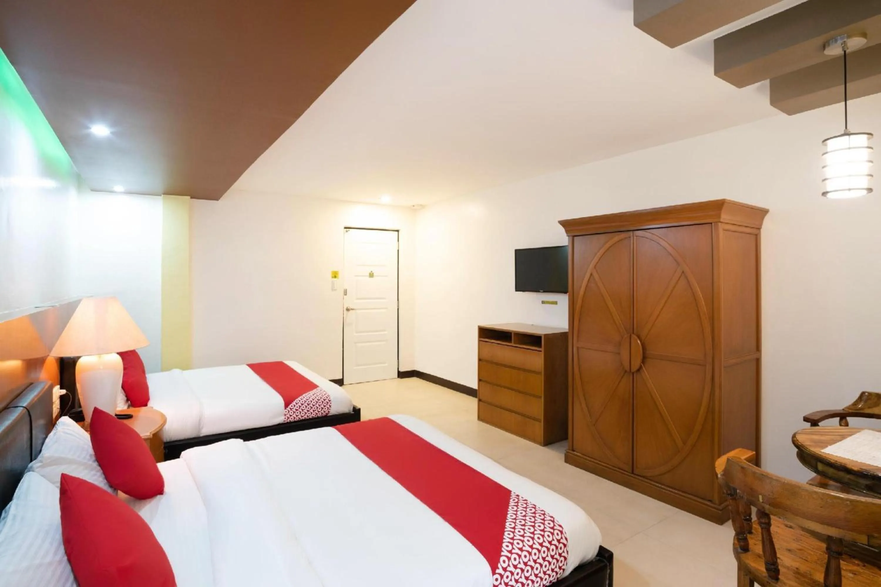 View (from property/room), Bed in OYO 195 Ranchotel - Biñan