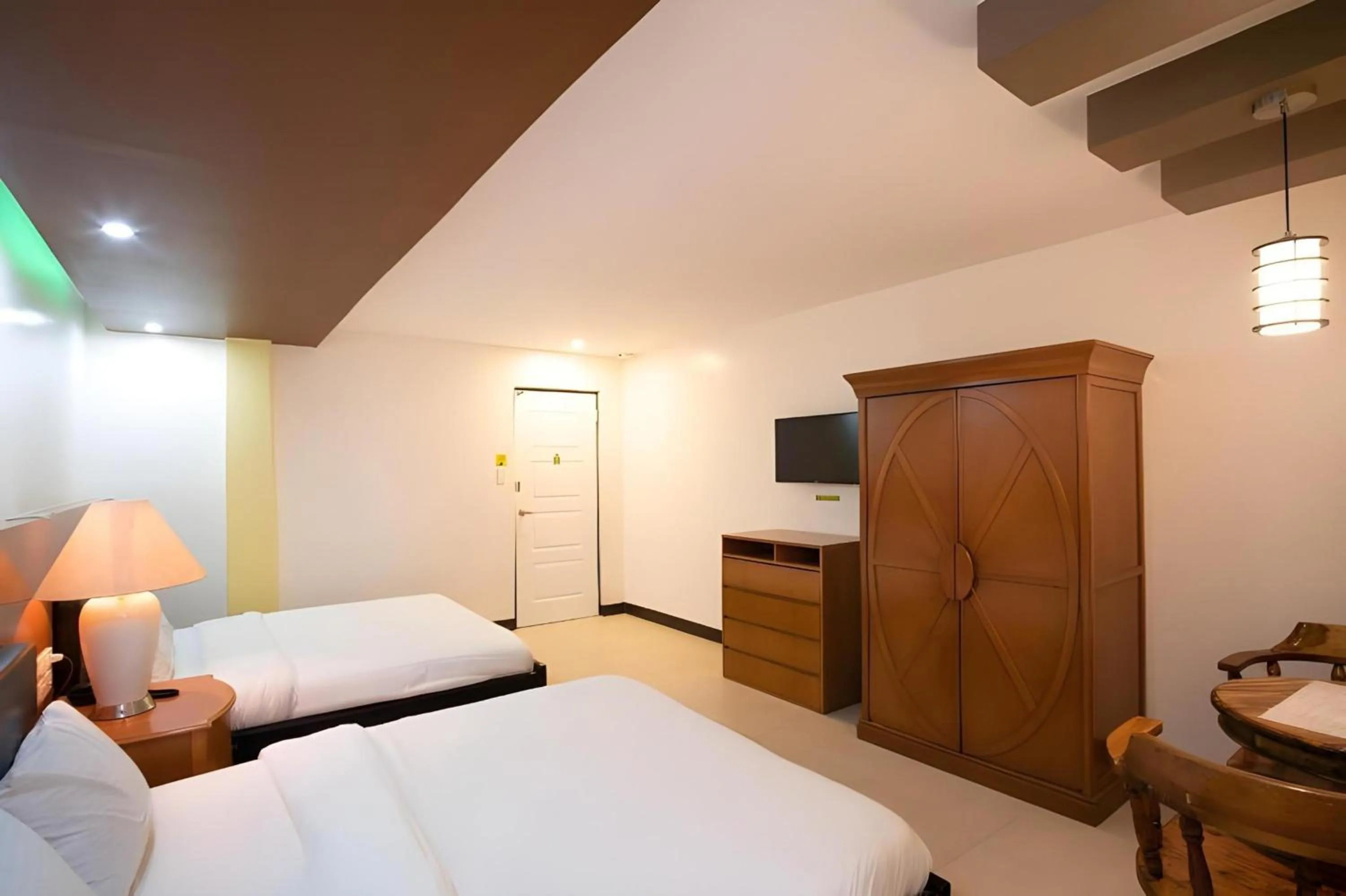 Photo of the whole room, Bed in OYO 195 Ranchotel - Biñan