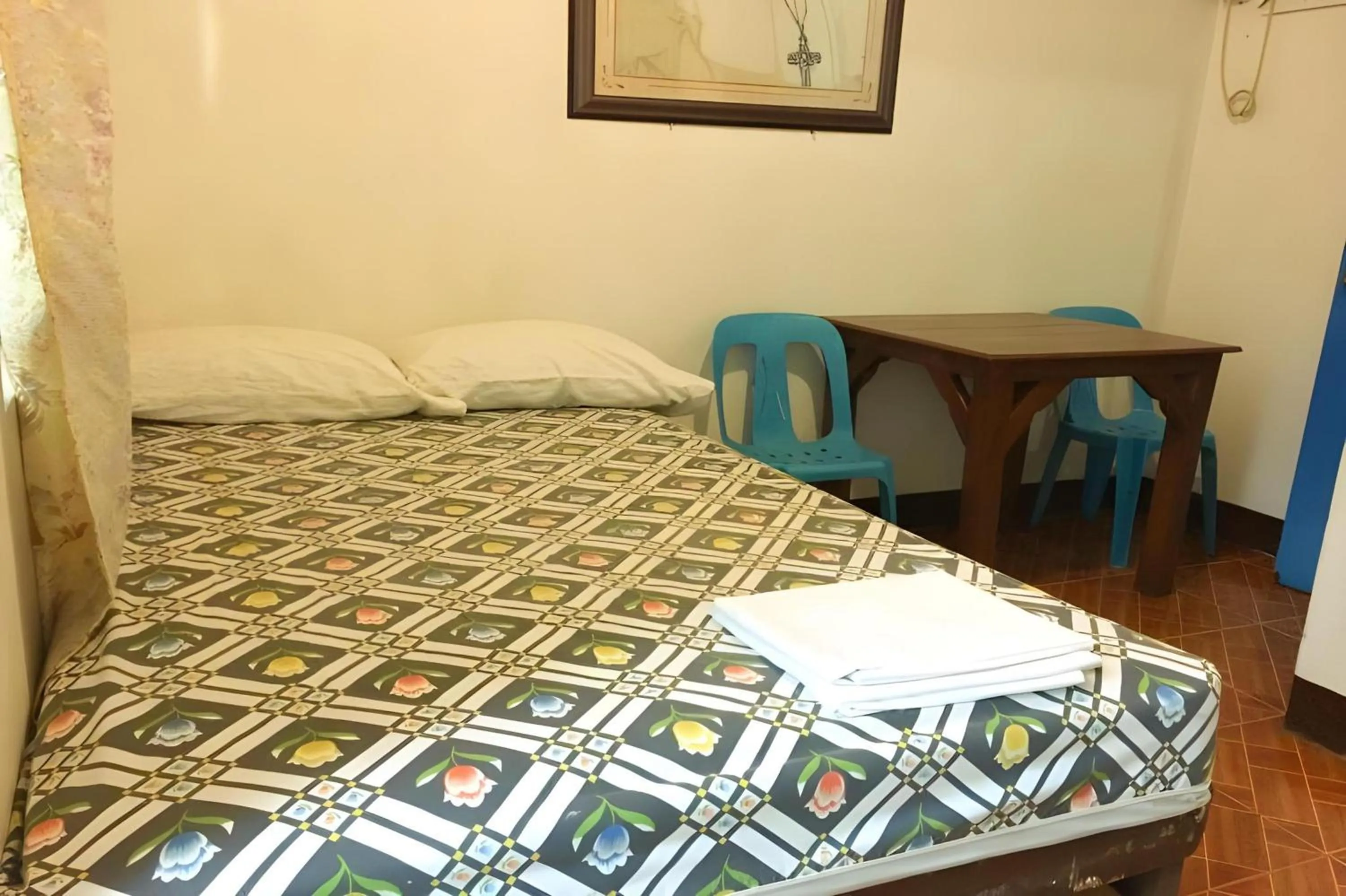 Photo of the whole room, Bed in OYO 195 Ranchotel - Biñan