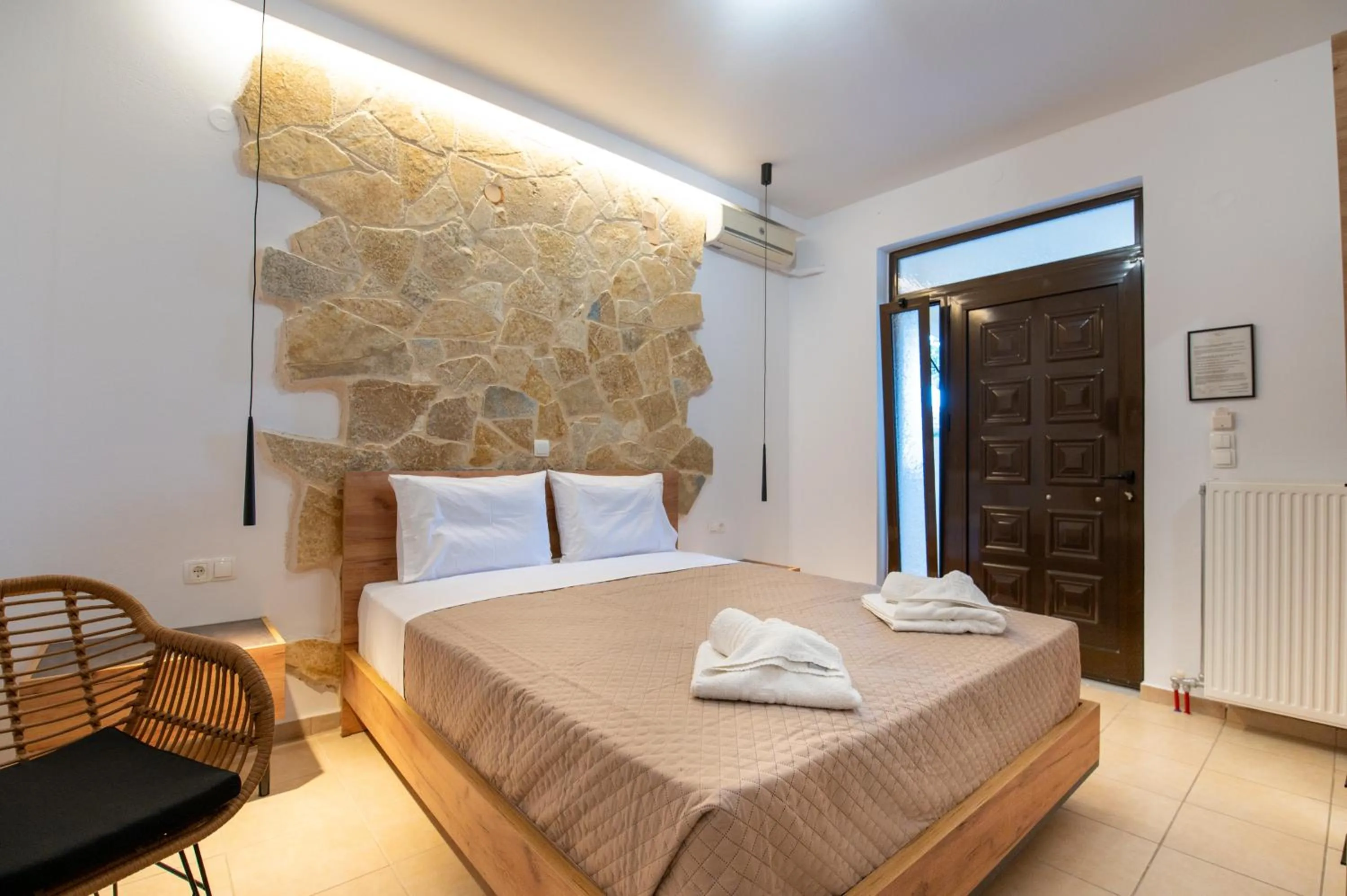 Photo of the whole room, Bed in Villa Gereoudis Apartments with Sea View & Pool