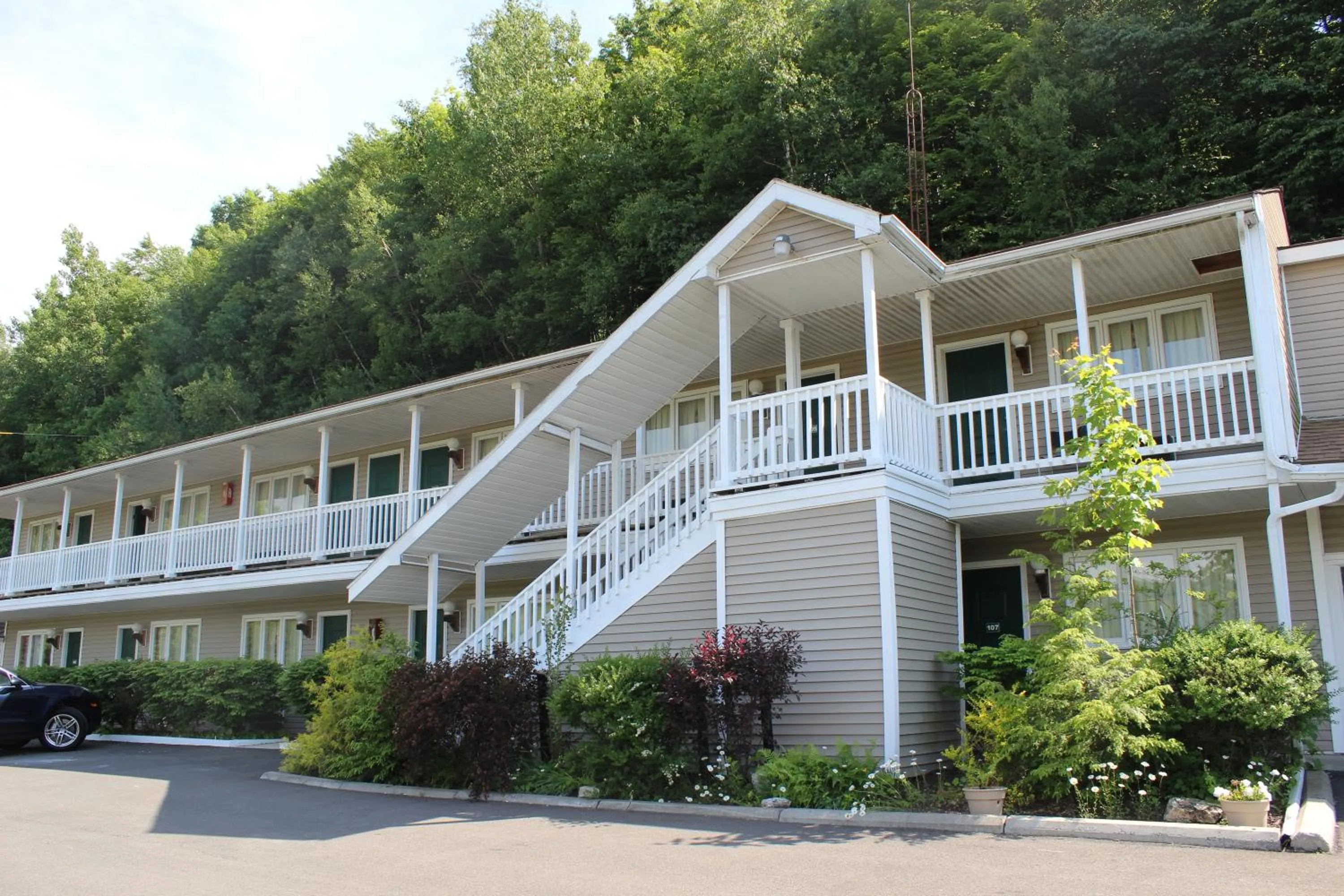 Property building in Berkshire Travel Lodge