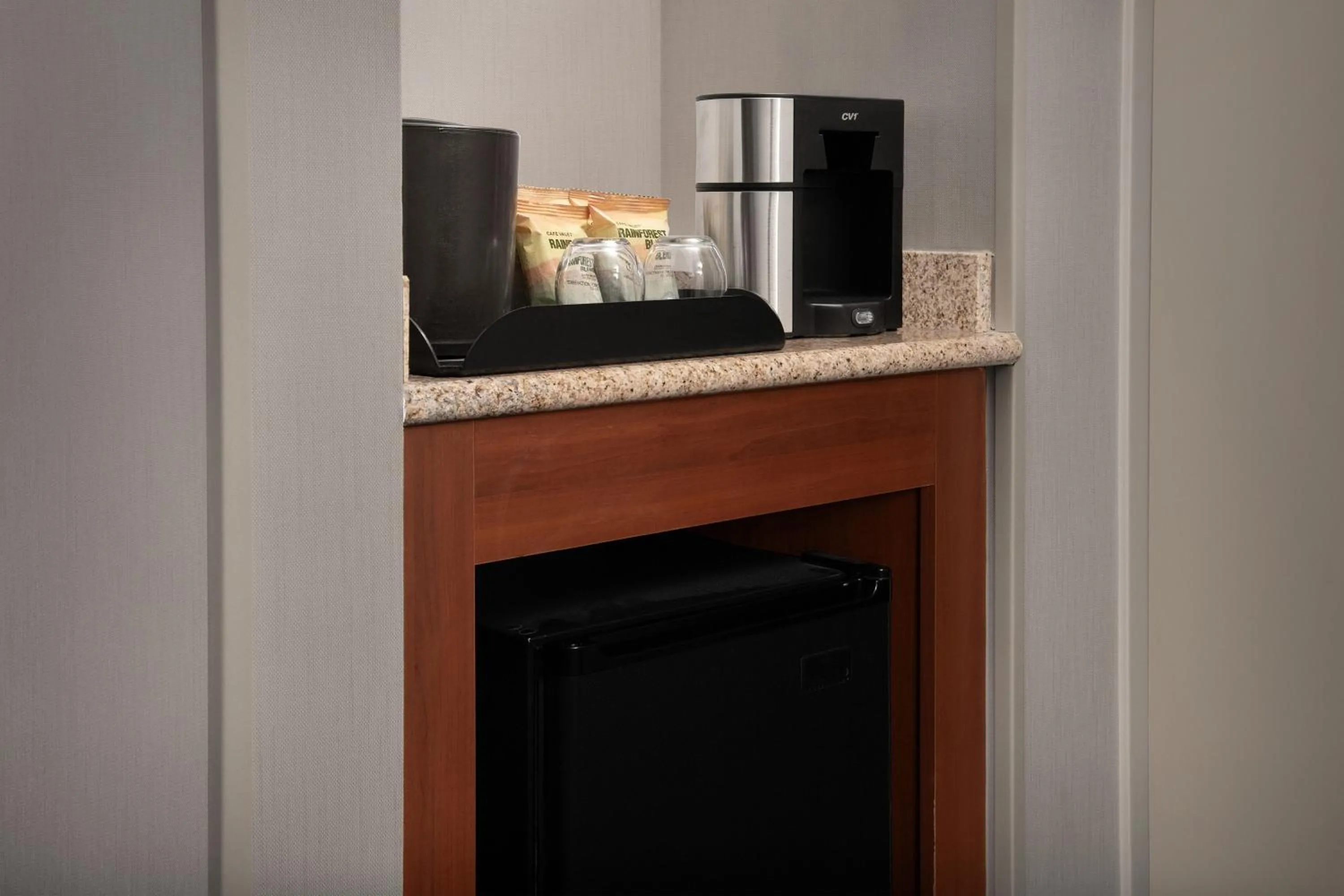 Photo of the whole room in Courtyard by Marriott Syracuse Downtown at Armory Square