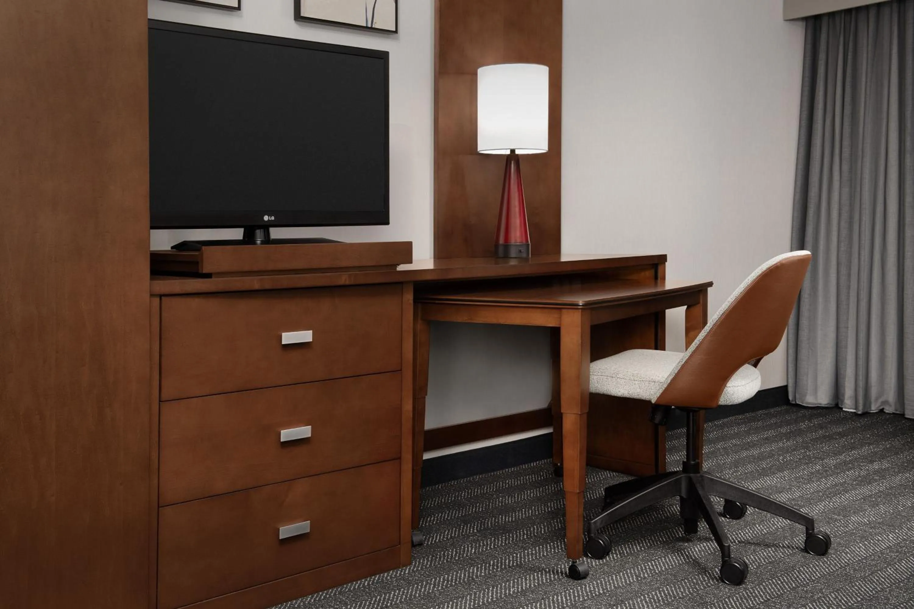 Photo of the whole room in Courtyard by Marriott Syracuse Downtown at Armory Square