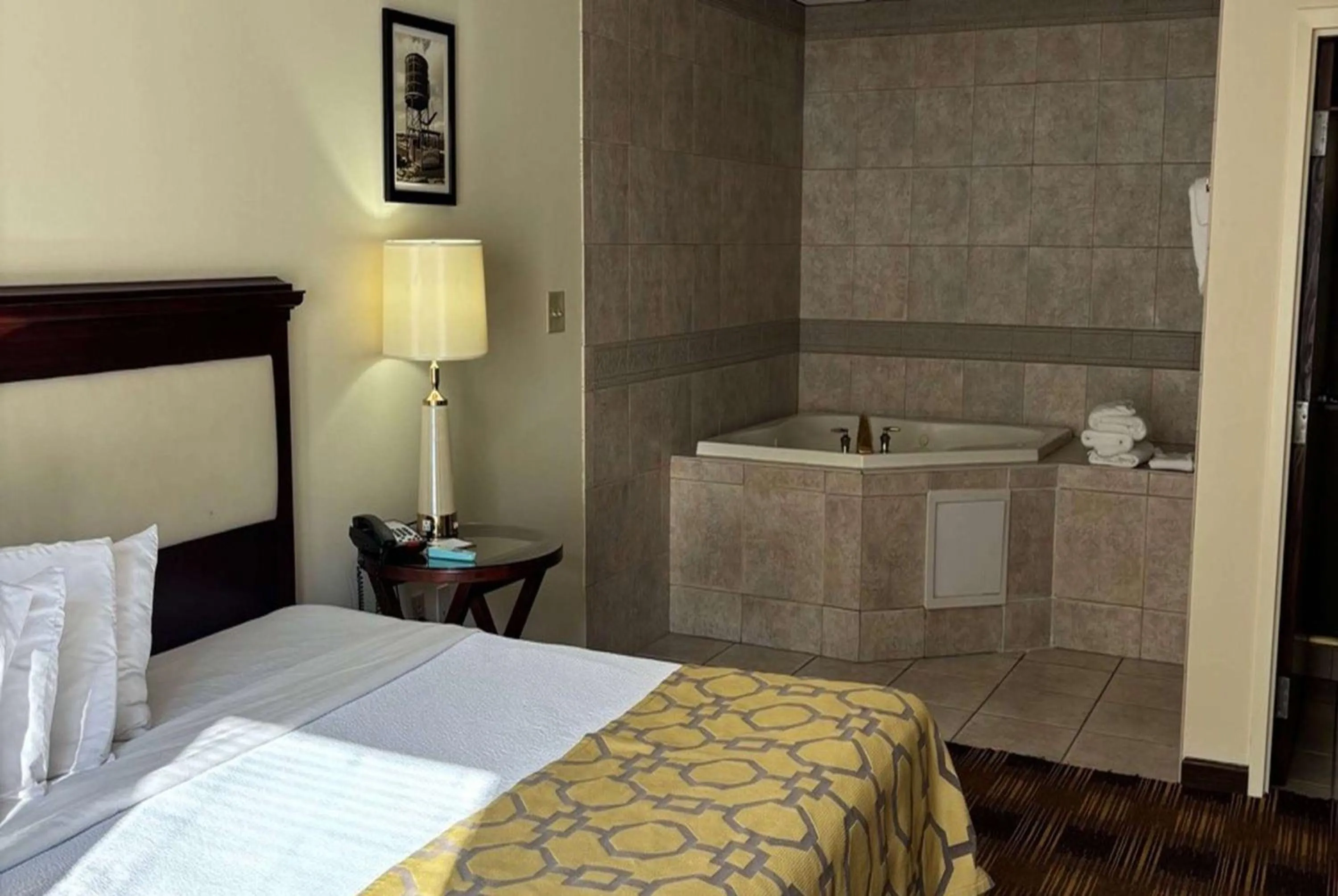 Photo of the whole room, Bed in Baymont by Wyndham Johnson City