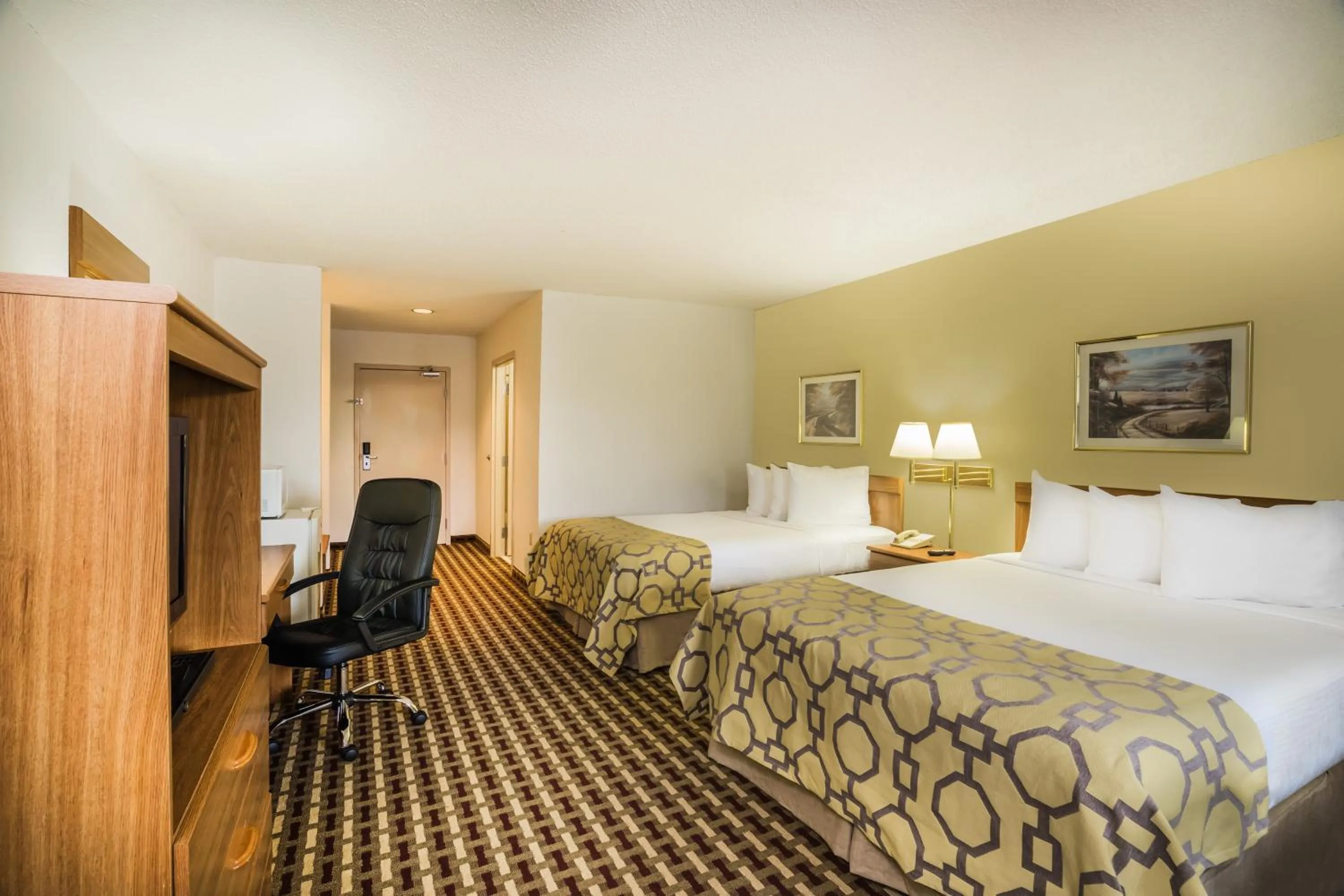 Photo of the whole room, Bed in Baymont by Wyndham Johnson City