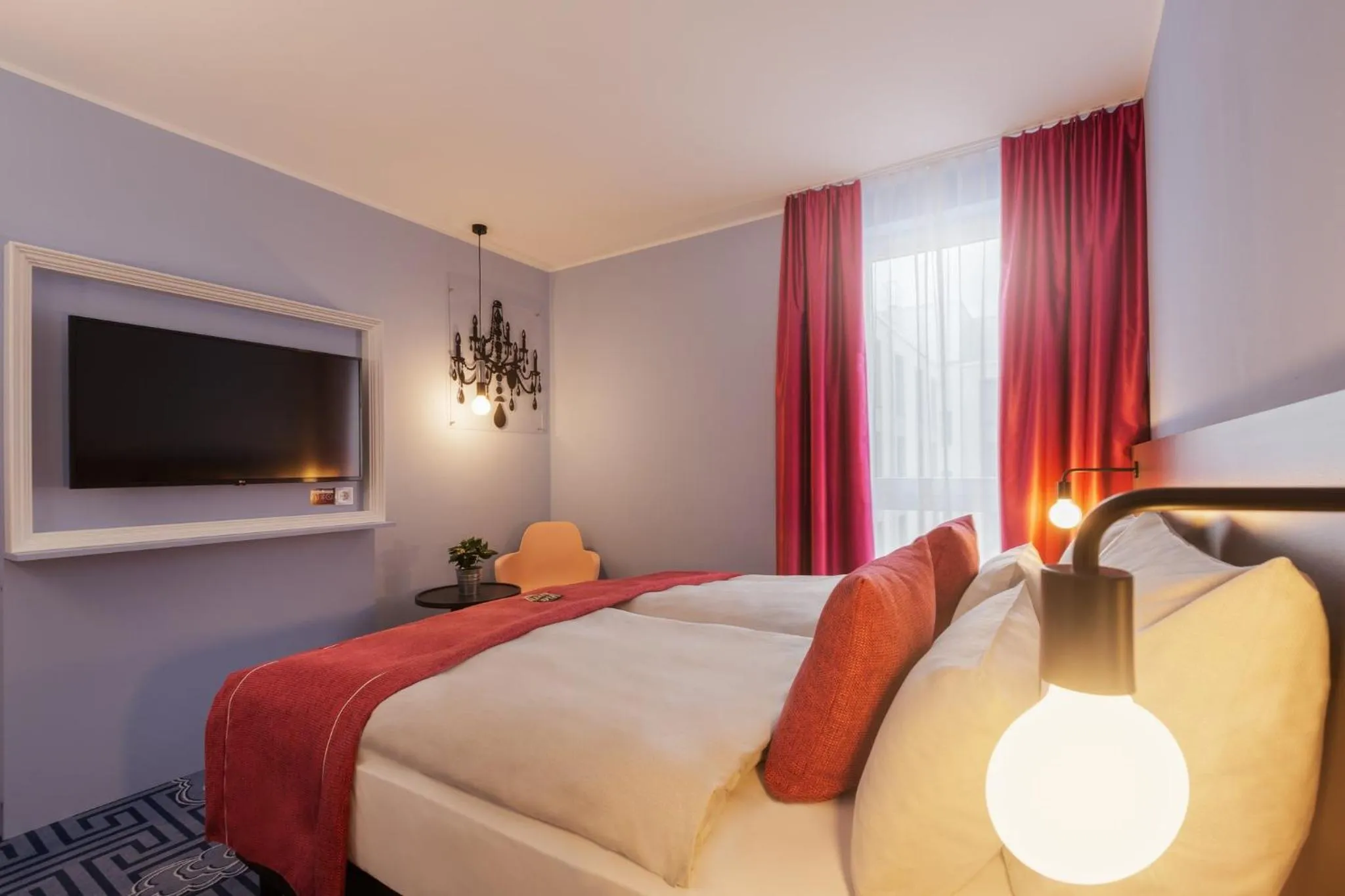 Standard Queen Room in the niu Mood