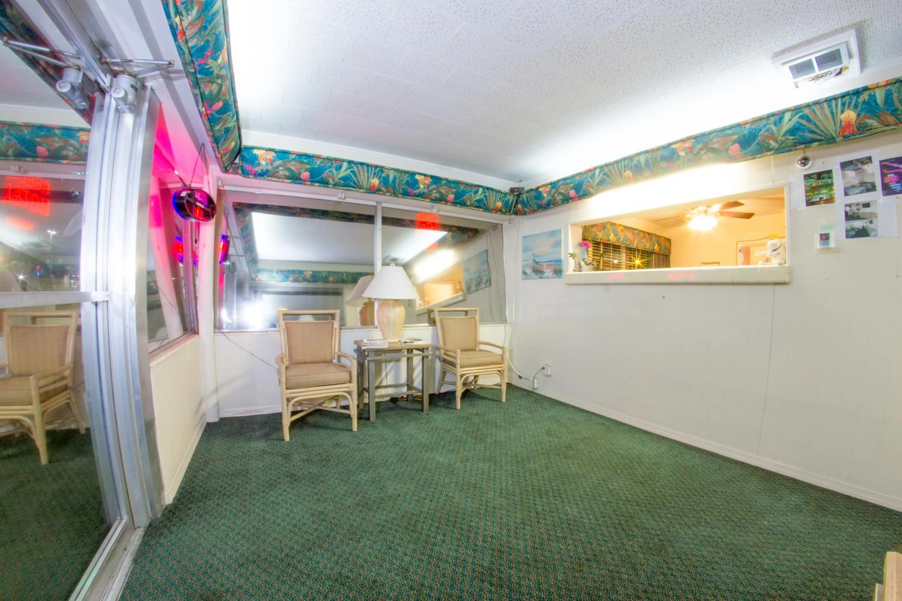 Facade/entrance in Budget Inn of Avon Park